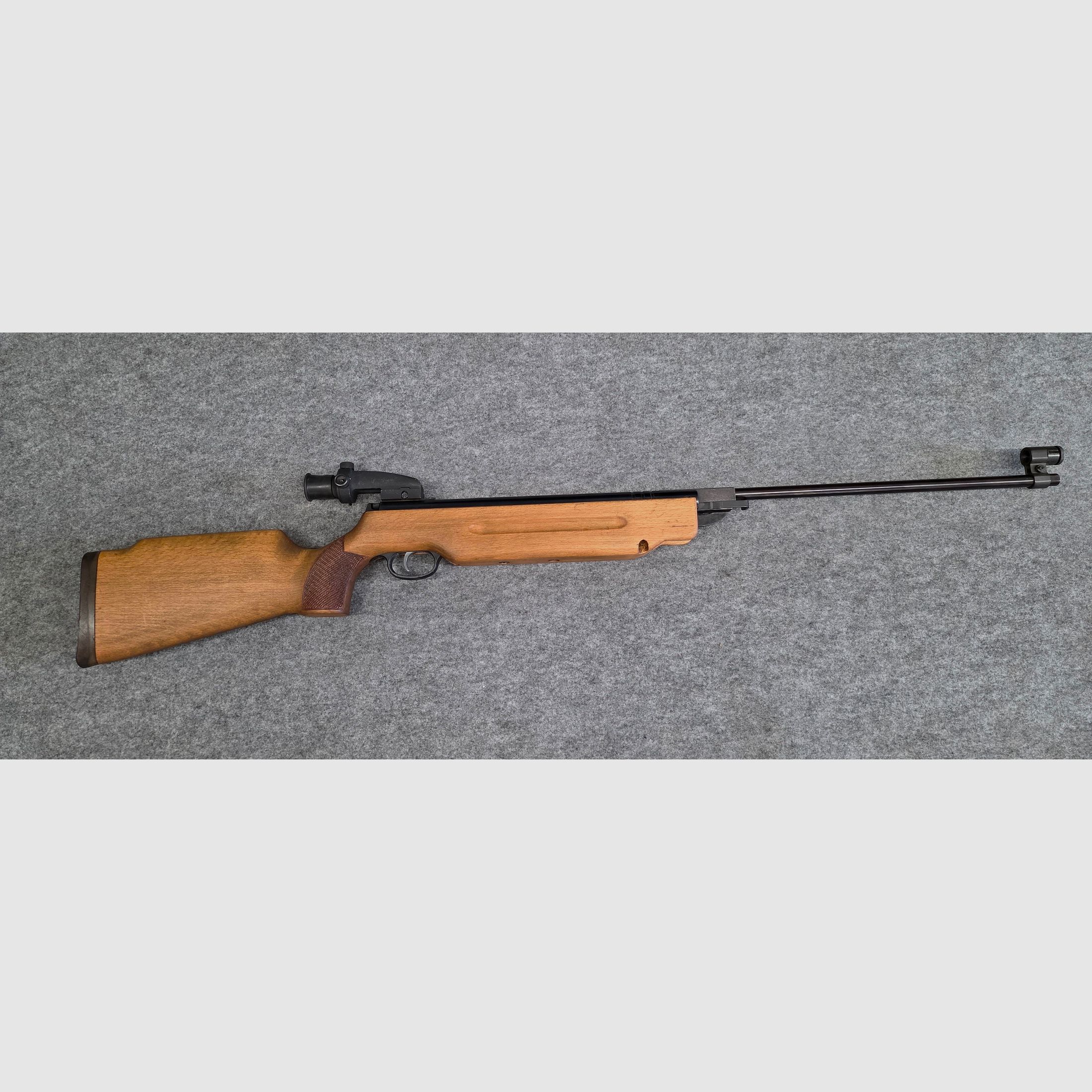 W kolbie Mod. 311 karabinu powietrznego Knicker Haenel 303-8 Super w doskonałym stanie (nieprzerabiany!) z diopterem