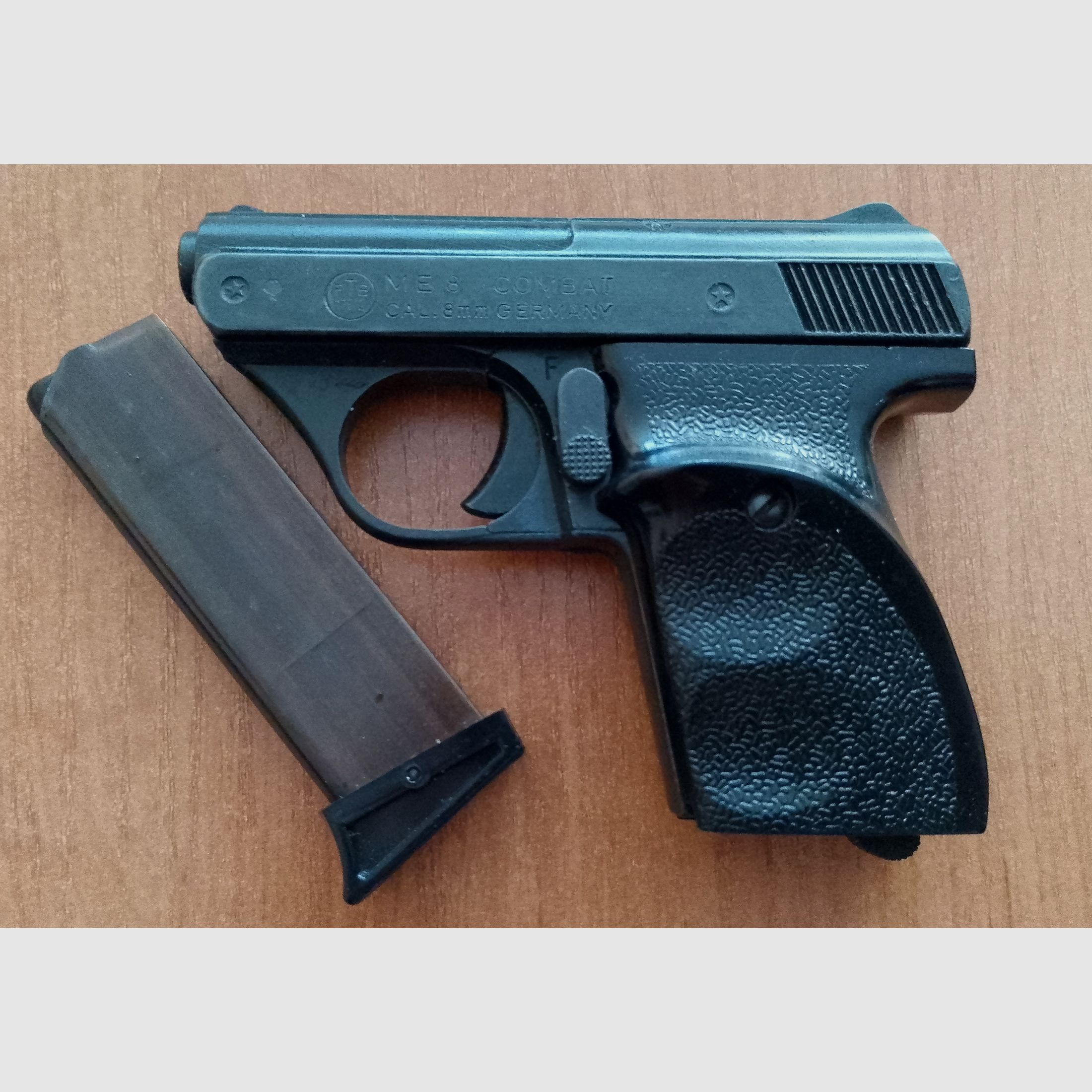 Seltene ME 8 Combat in 8 mm Knall im PTB 176/2 mit Verpackung!