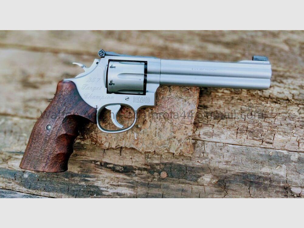 Smith & Wesson 686-3 Target Champion