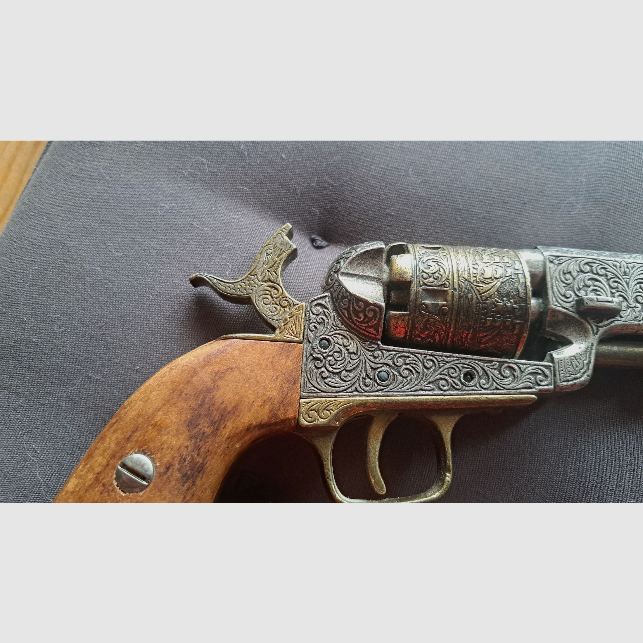Deko Waffe Colt Model Navy 1851