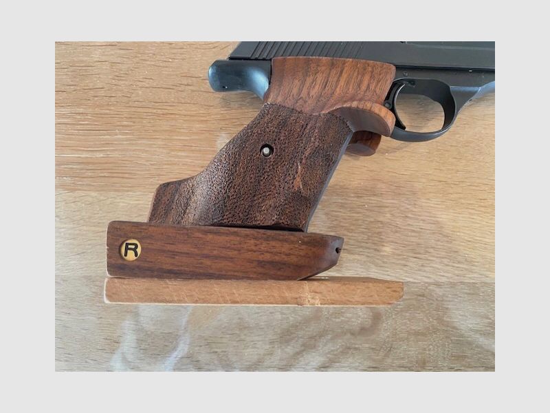 Erma ESP 85A plus .32 sistema de cambio – con empuñadura RINK y amplio stock de piezas de repuesto.