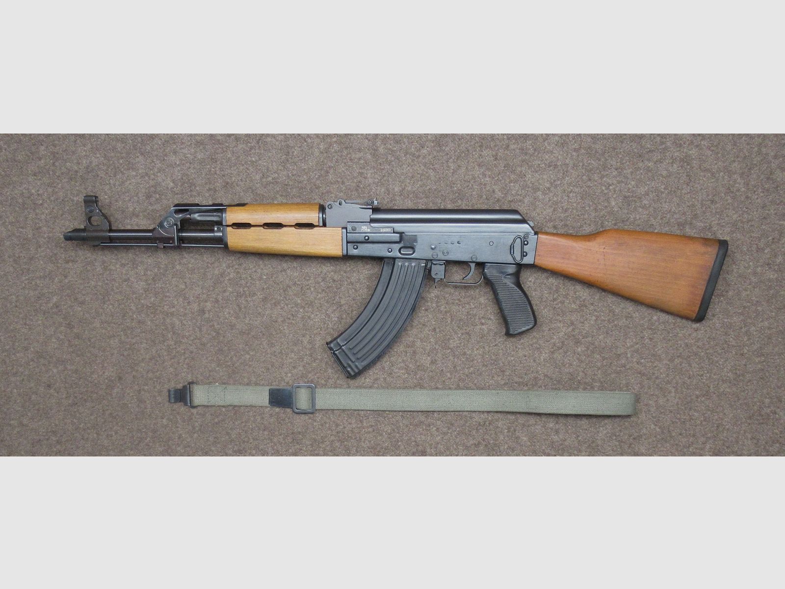 Semi-automatisch geweer ZASTAVA mod.M70 B1 kal. 7.62x39, afbeelding 3 van 4