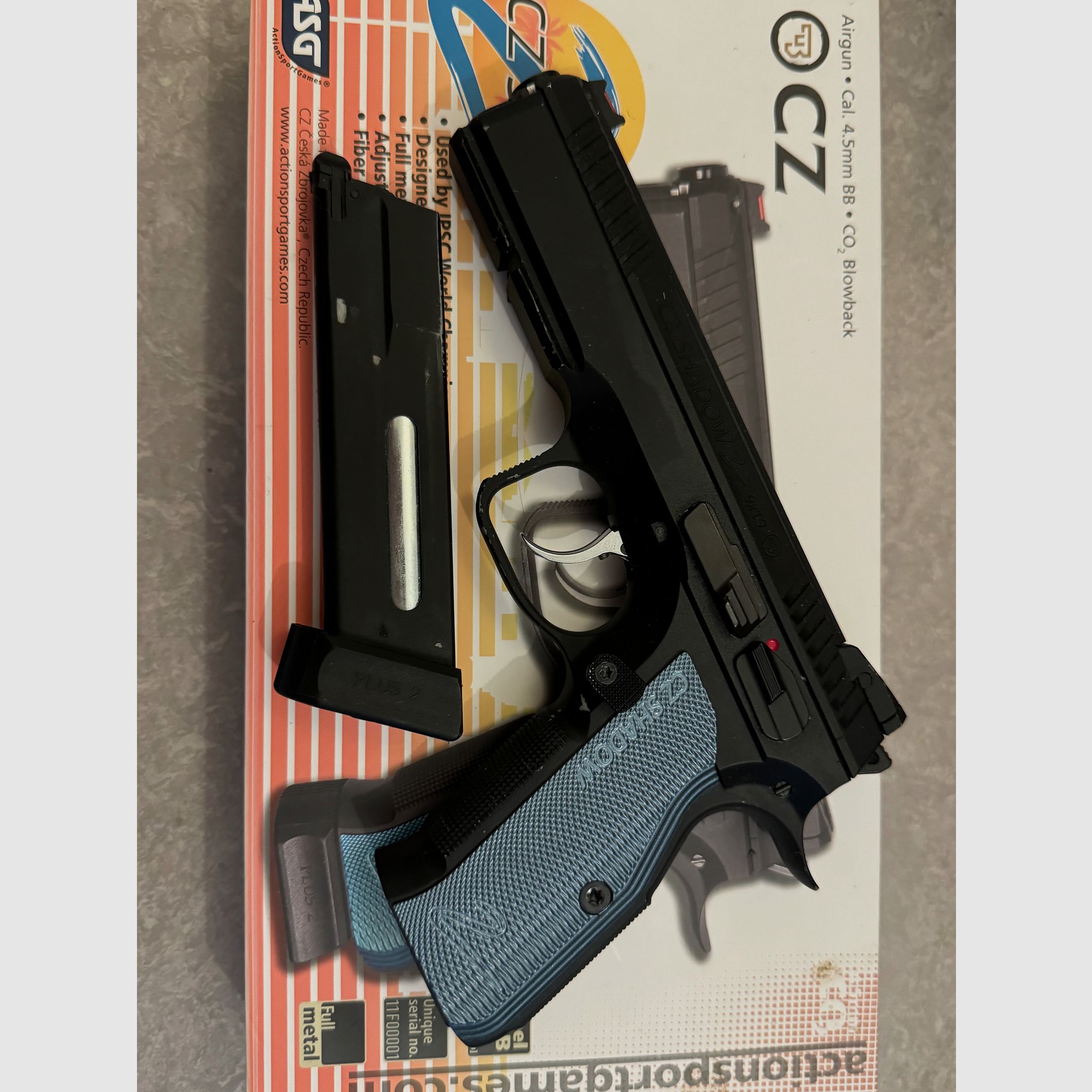 KJ Works CZ Shadow 2 Vollmetall CO2 BlowBack 4,5 mm BB noir