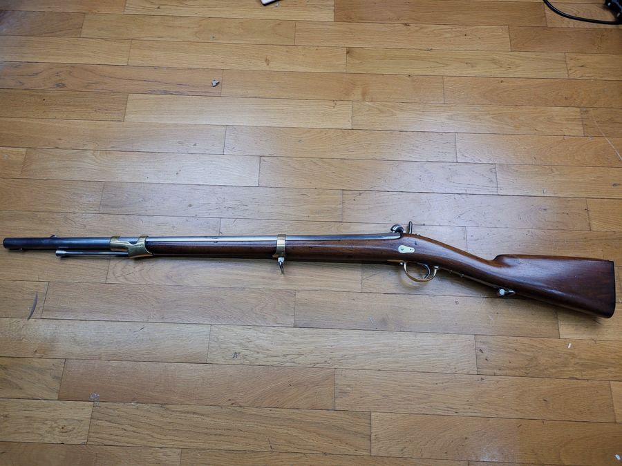 Très beau mousqueton de Gendarmerie modèle 1842 (et pas T ou Tbis) – Rare état originel en modèle 1842 – Manufacture Royale de Tulle 1846 – Homogène – Macaron – TBE+, image 22 sur 30