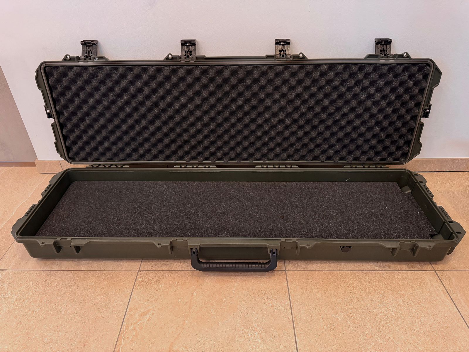 Storm Case iM3300 Gun Case Olivgrün mit Rollen, inkl. Schaum