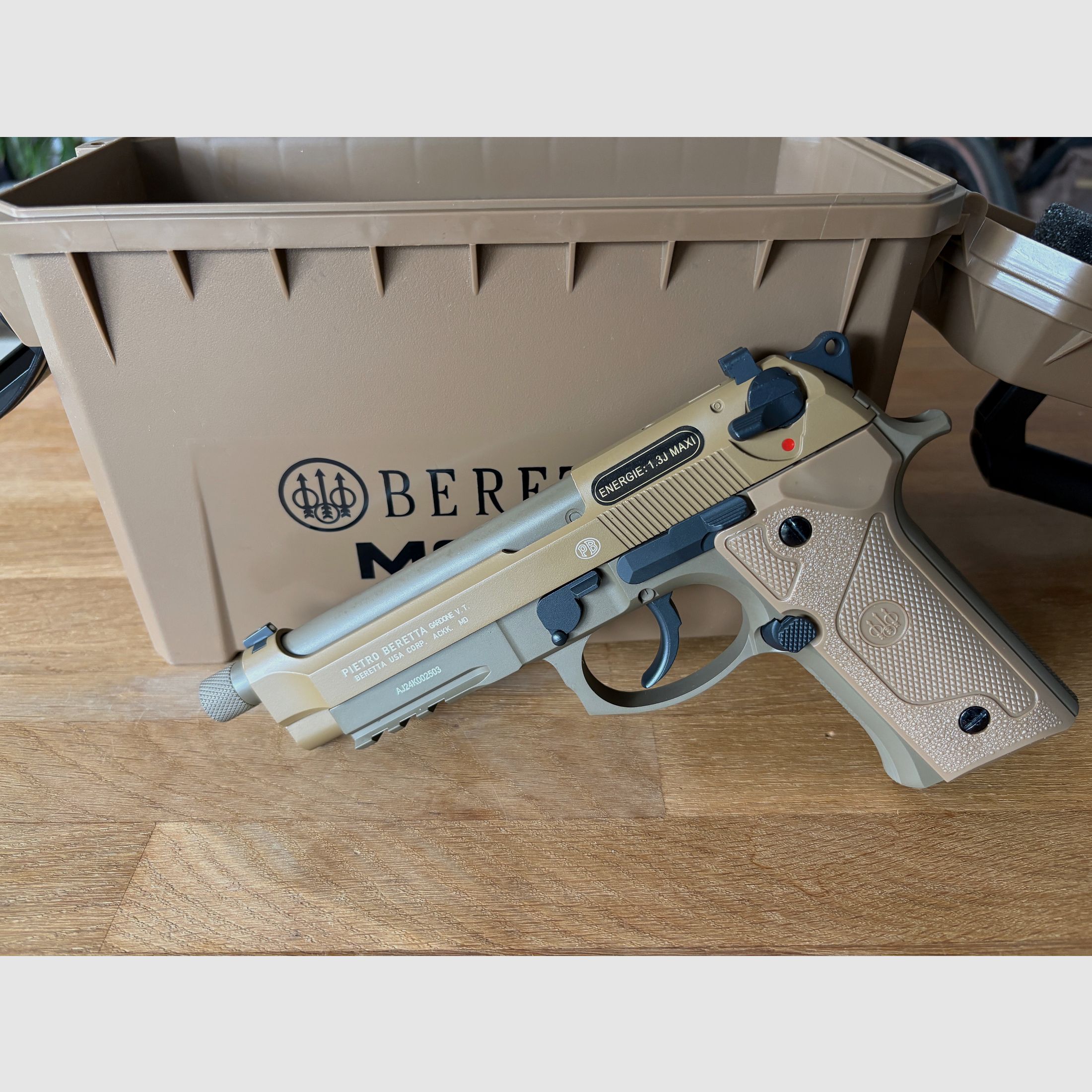 Airsoft Beretta M9 A3 FDE limited set