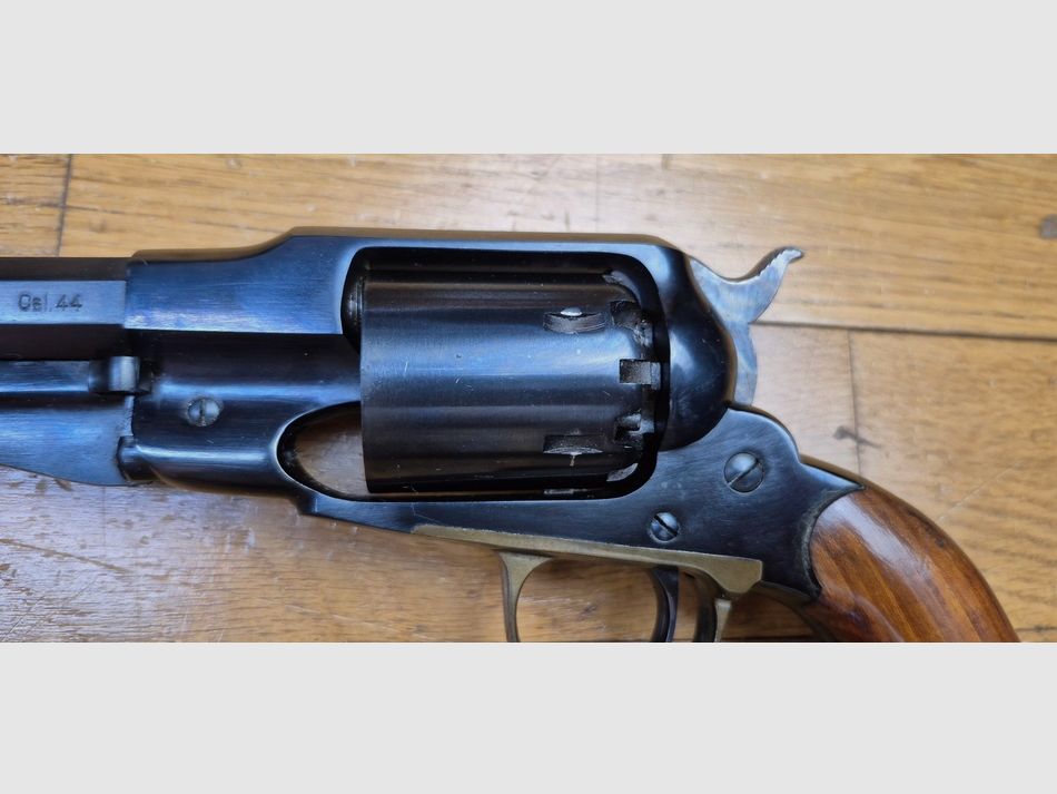 Sehr schöner und mythischer Revolver Remington 1858 – Modell Army für Navy Arms – Waffe Uberti Made in Italy von 1970 – Kal. 44 PN – Ausgezeichneter Zustand quasi neu! – Eine hervorragende Reproduktion für den US-Markt – TBE+ /TBE++, Bild 26 von 28
