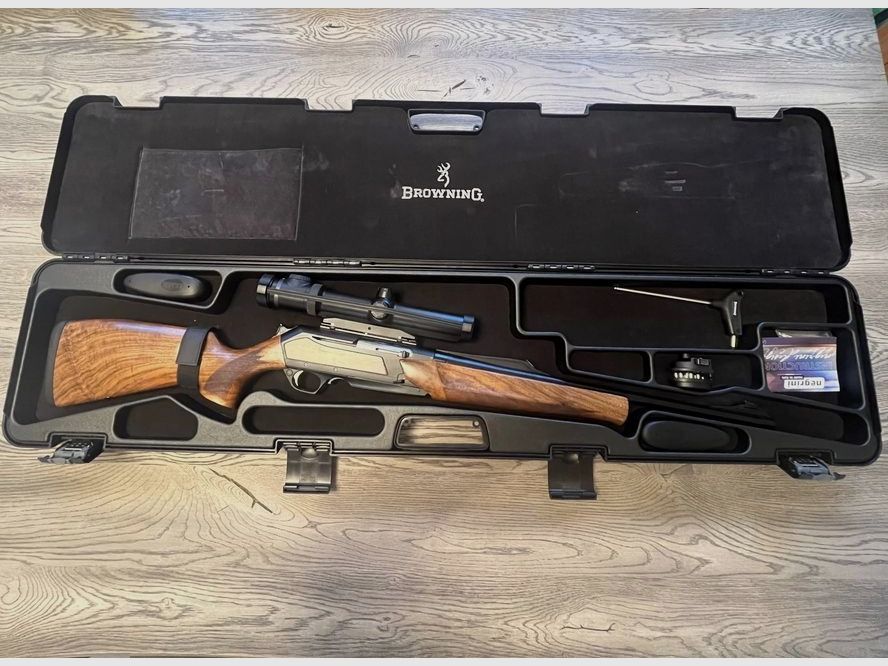 Browning semi-automatic rifle Browning Bar Zenith Wood HC caliber .30-06 with Zeiss Victory V8 M 1.1-8x30