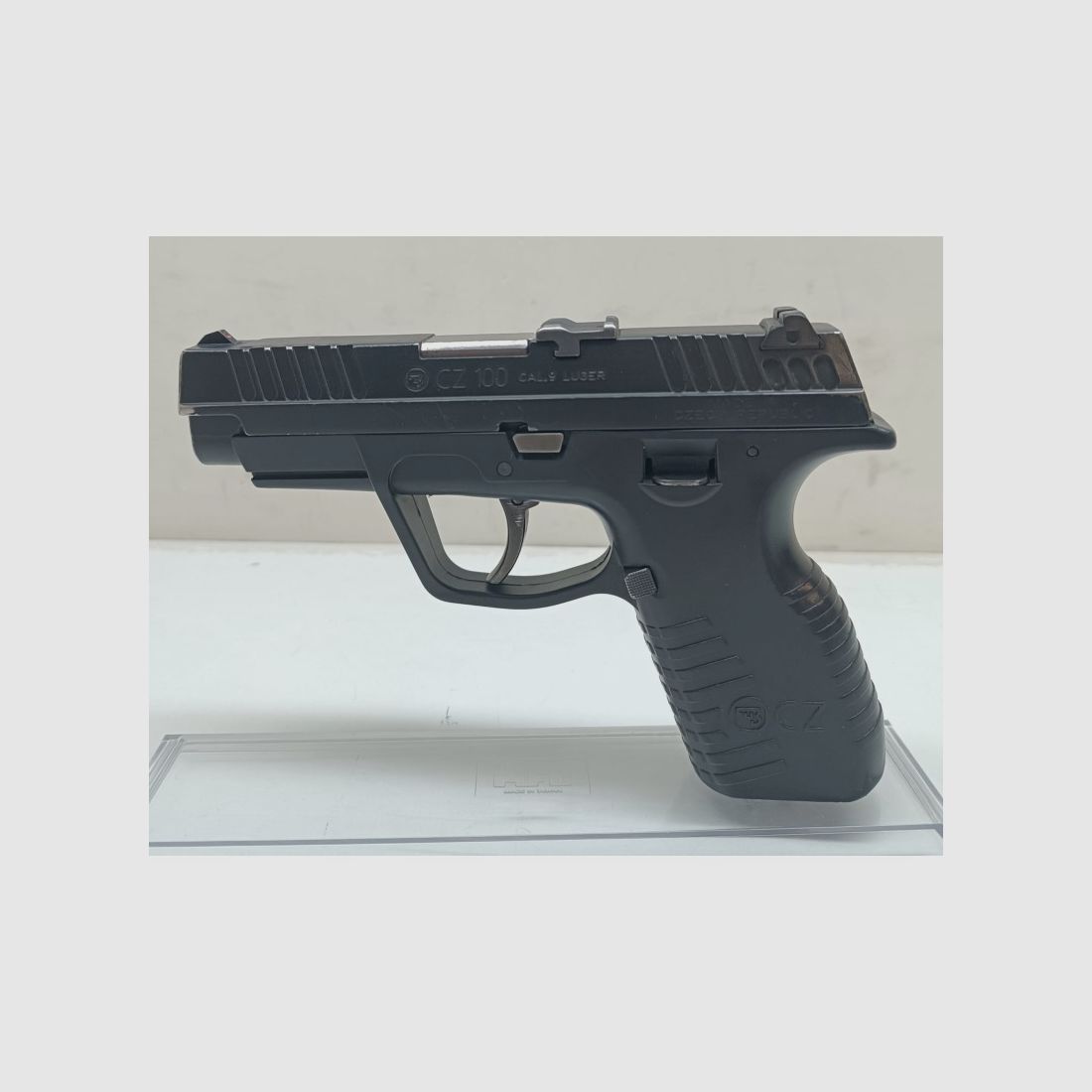 Pistola CZ 100, immagine 1 di 2