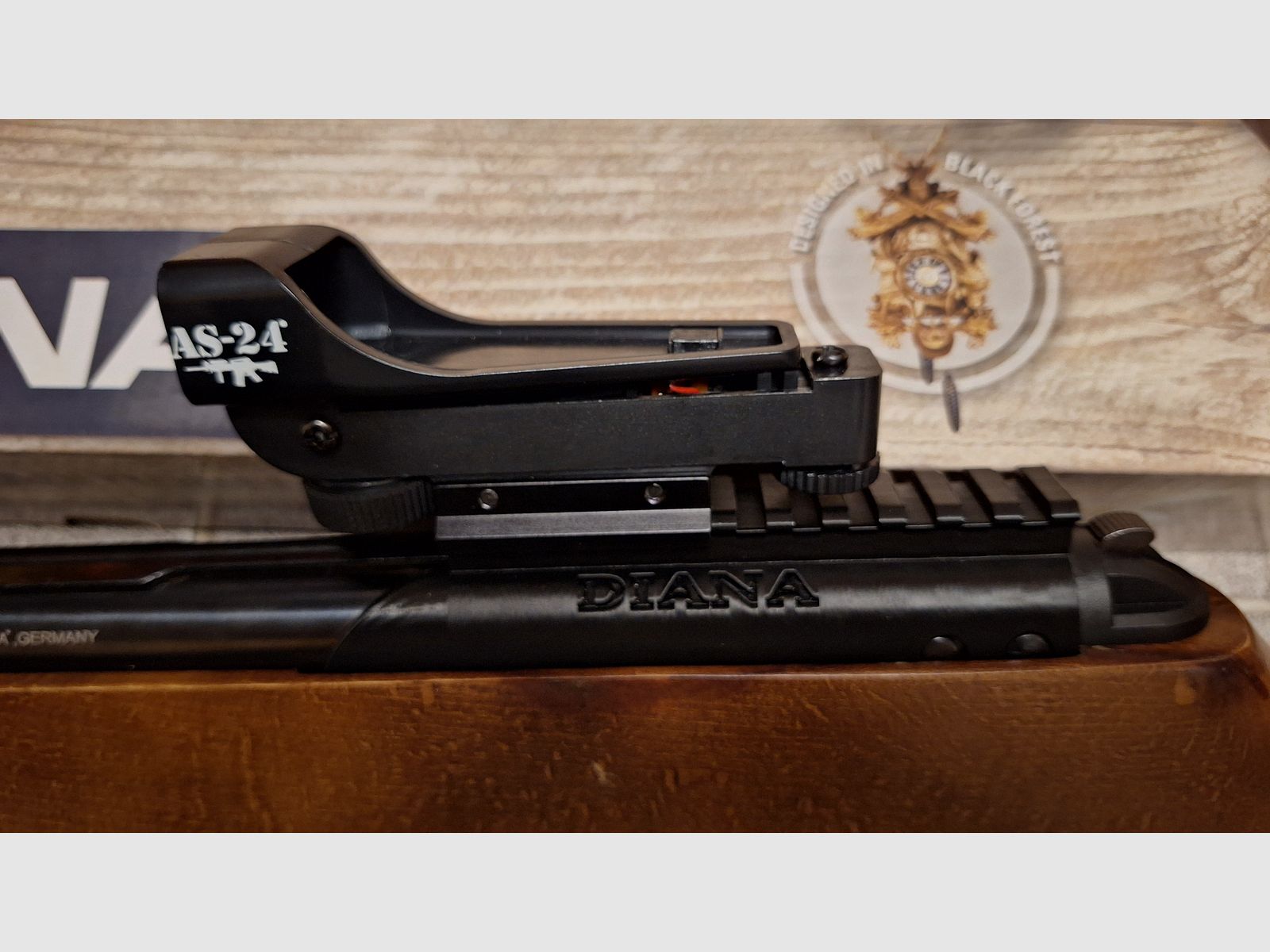 Diana Oktoberfestgewehr mit Reddot !