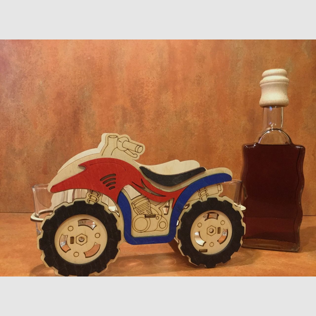 Quad set inclusief 6 borrel glaasjes en fles, afbeelding 1 van 5
