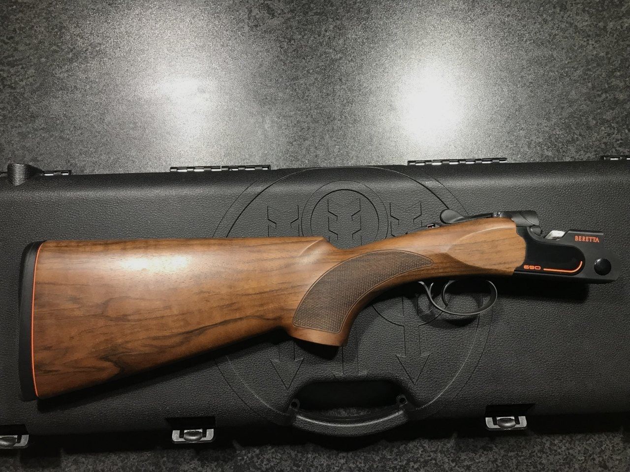 Beretta 690 Sporting Black cal. 12, 76 cm, as good as new with case & accessories!