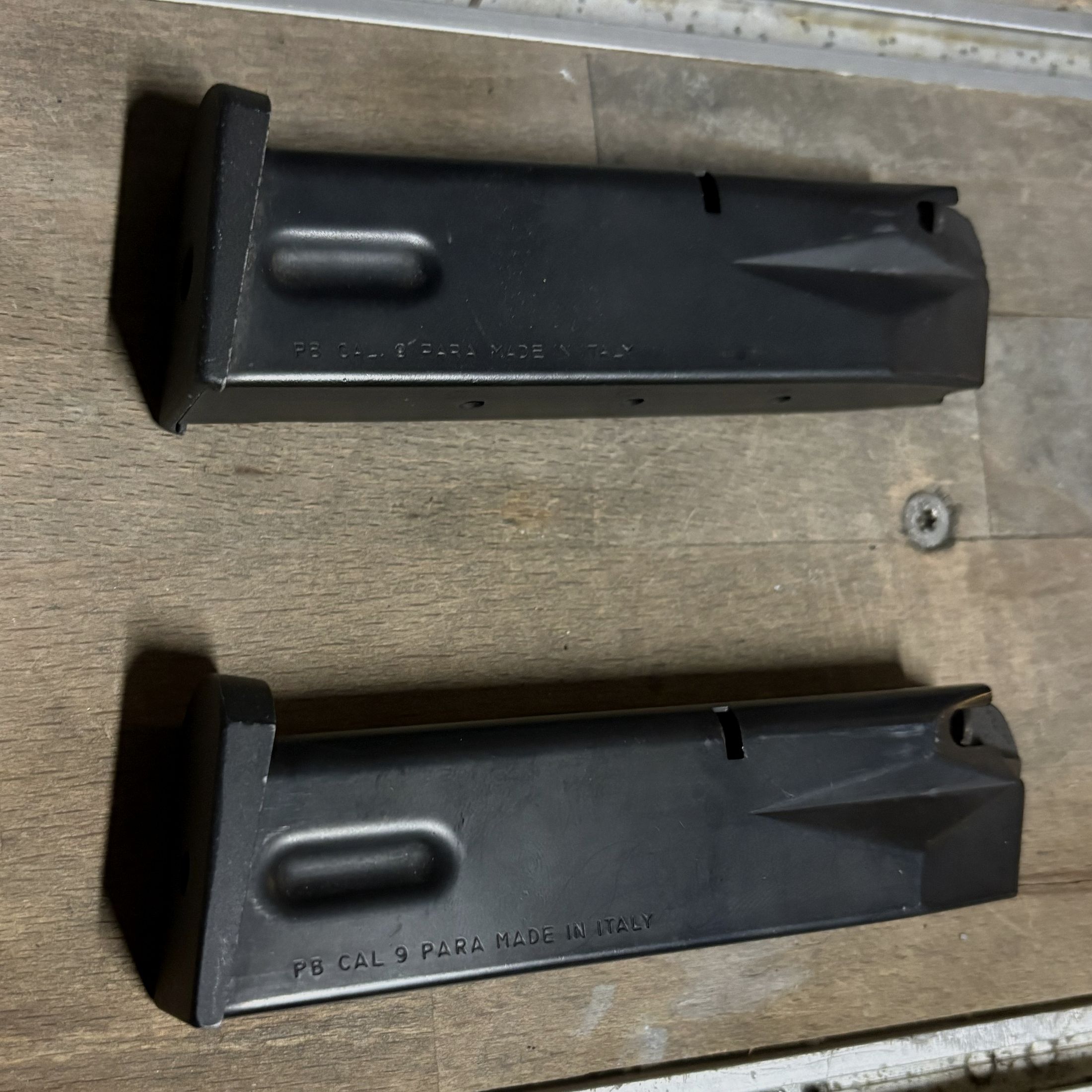 2  Beretta 92FS Caricatore (15 colpi)