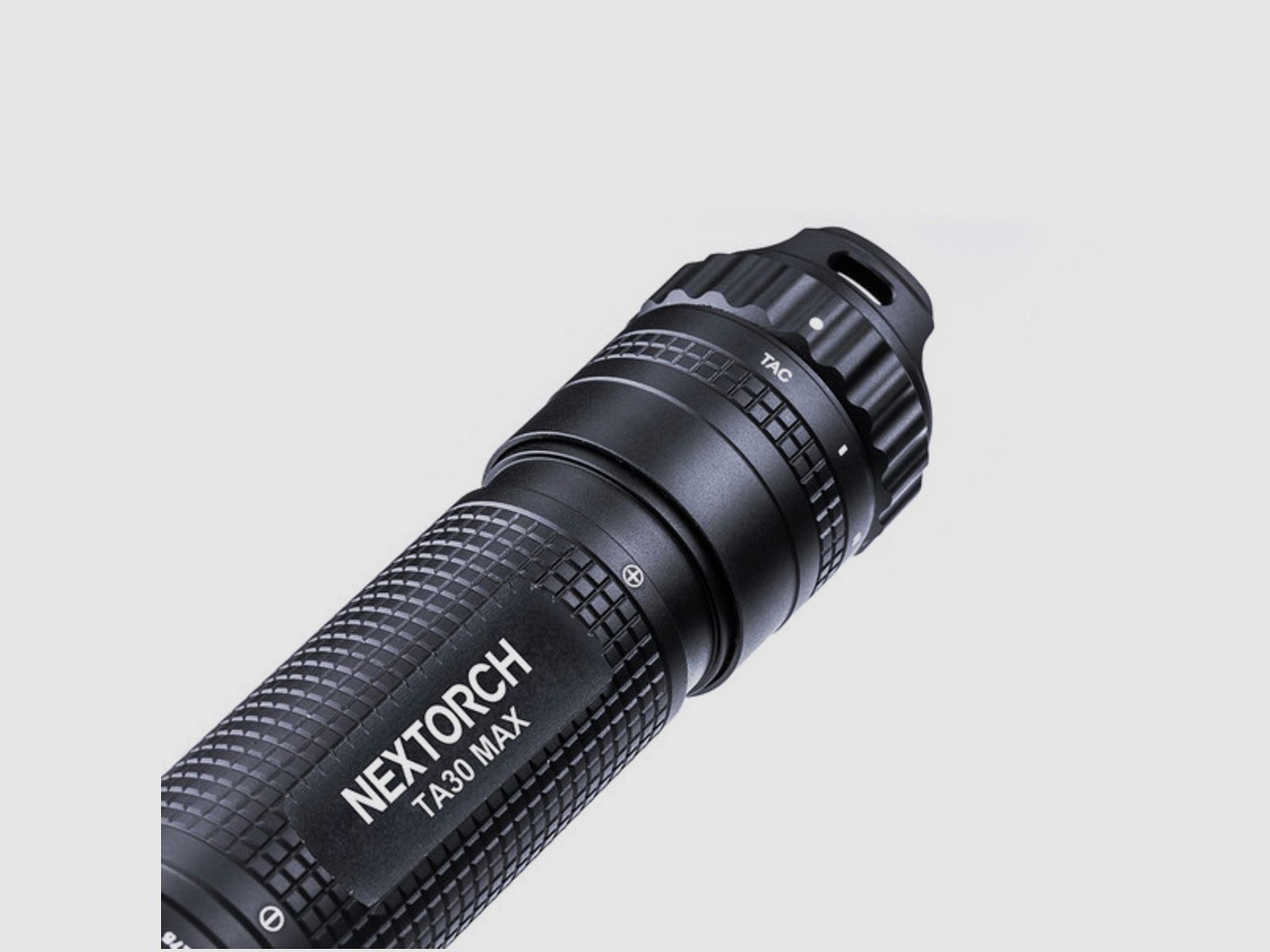 NEXTORCH TA30MAX 2100 Lumens Lampe de poche tactique LED portée de 250 m