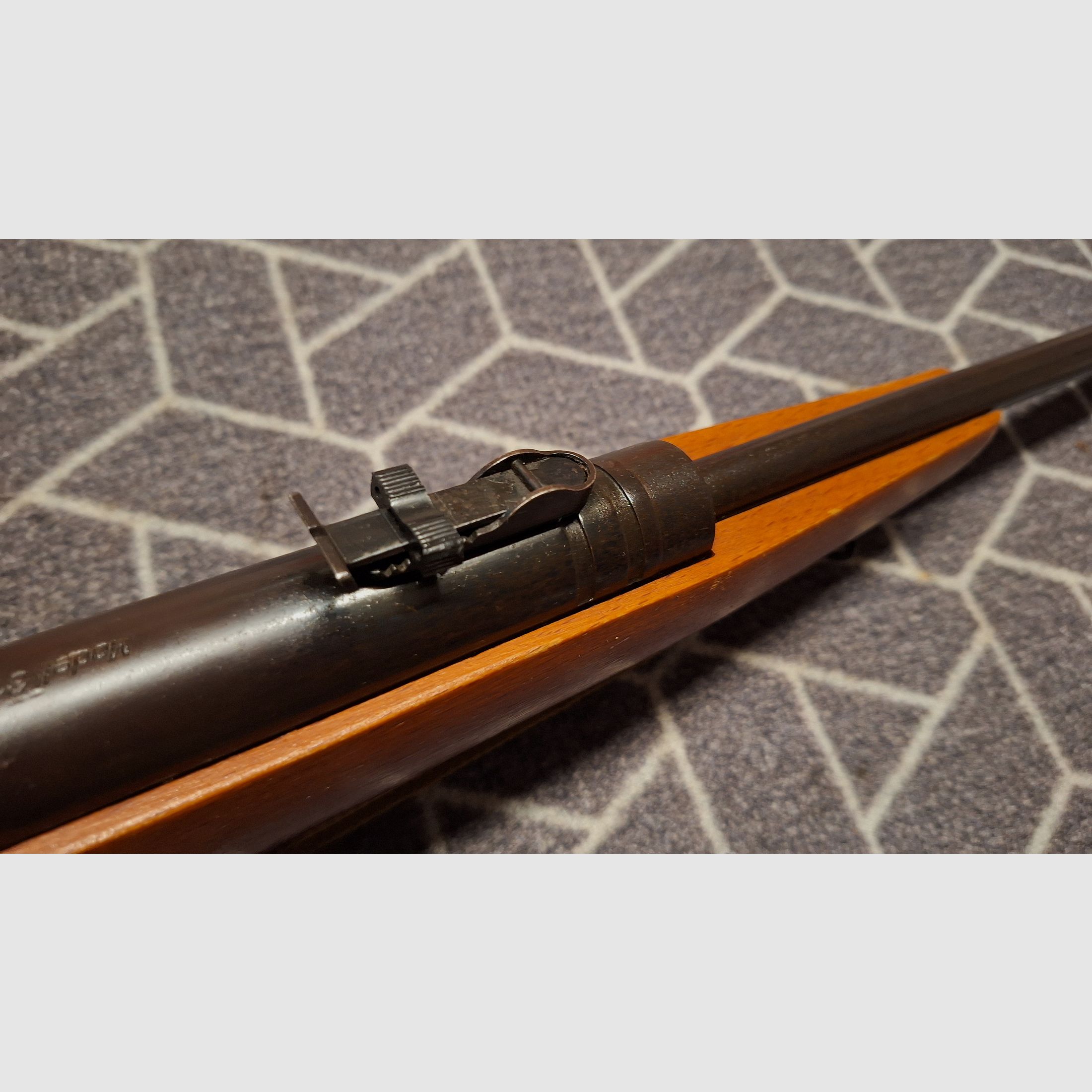 Haenel Suhl 310 "Q1" air rifle with 12-round magazine + original pellets!