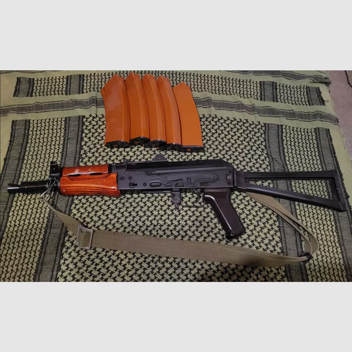 VFC AKS74UN DX S-AEG – V3 – 5 Magazines