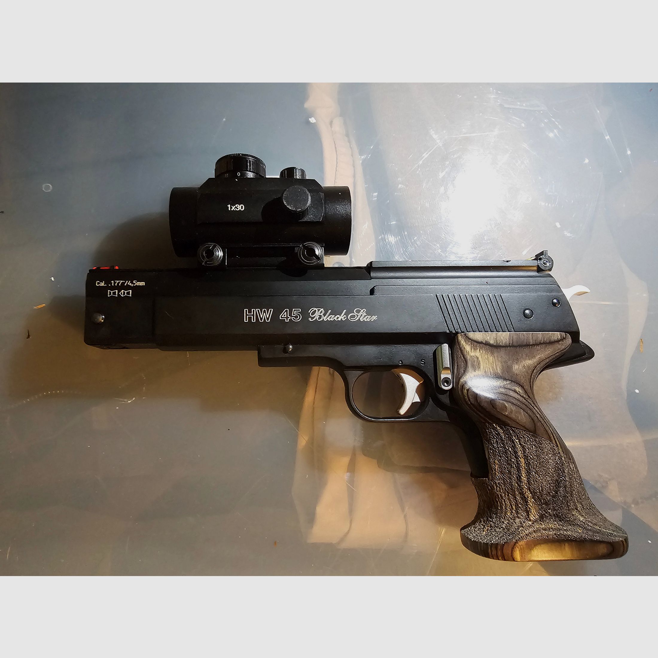 HW 45 Black Star mit laser Optik 