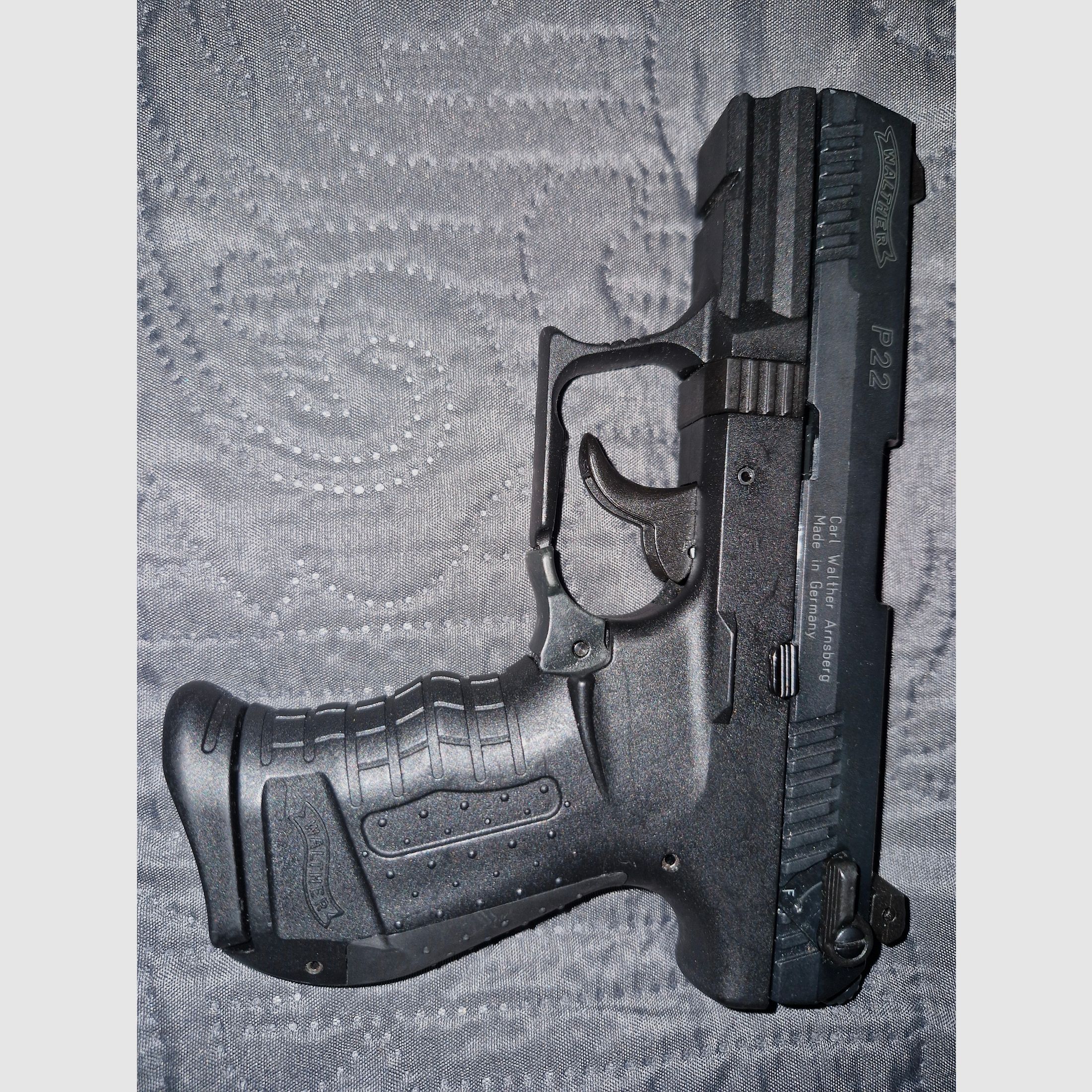 P 22    WALTHER 