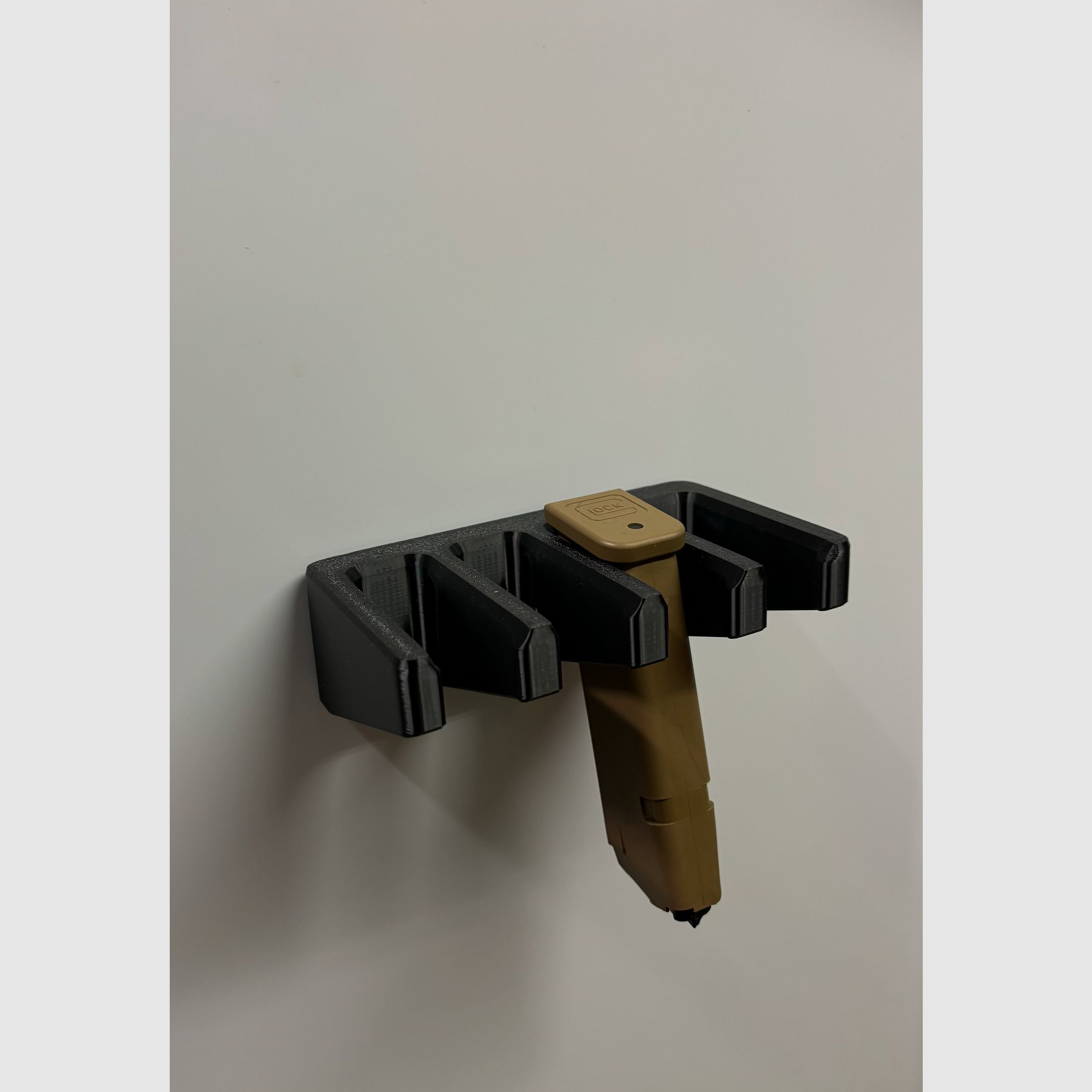 magnetic AR-15 magazine holder
