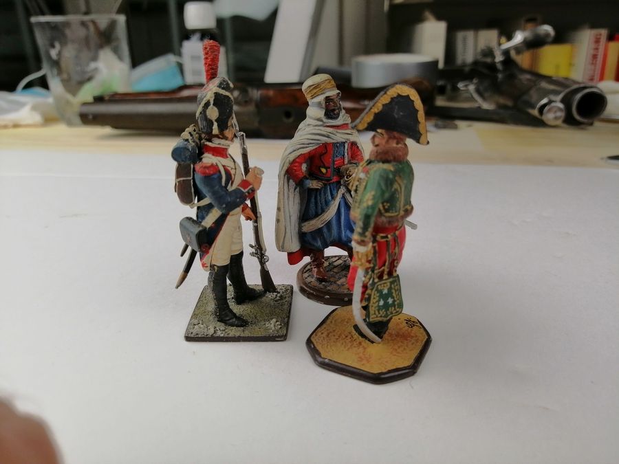 Lot de trois figurines en plomb – Lasalle – Spahi et Grenadier de la garde 1812 – Très belle qualité – TBE, image 4 sur 7