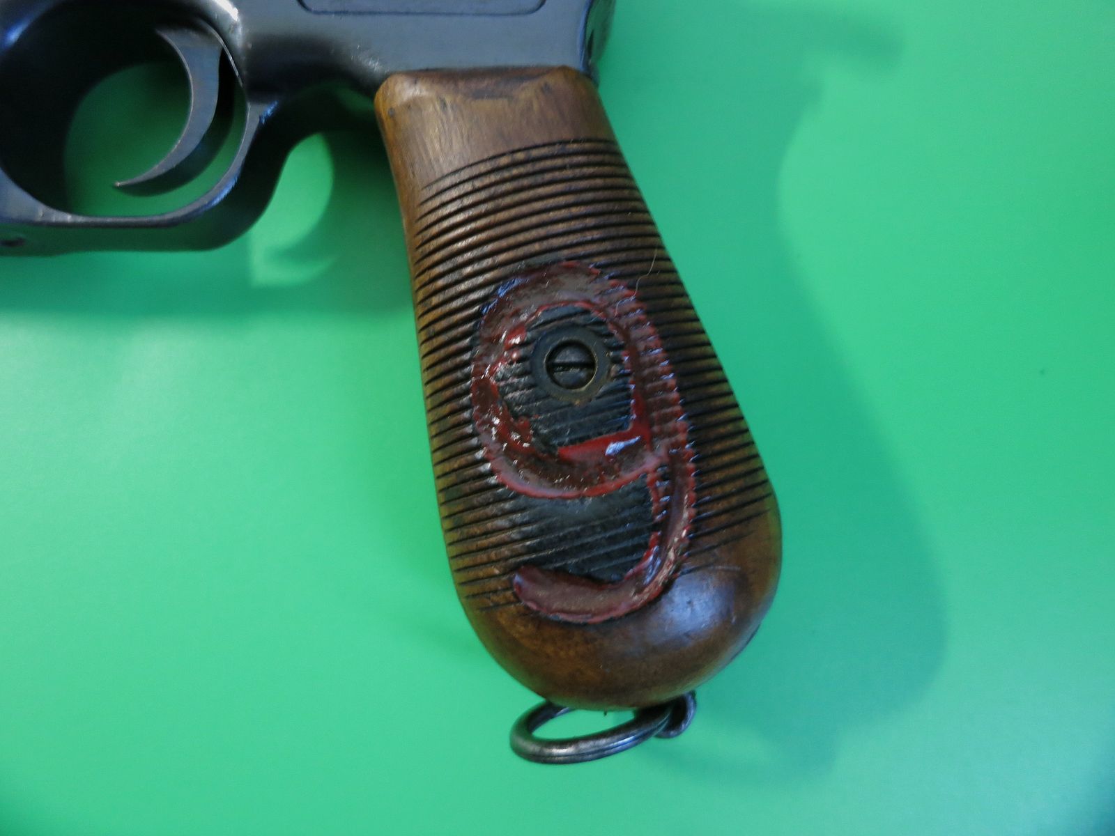 Mauser C96 -Czerwona 9-, Broomhandle, Mauser Oberndorf, kal. 9 mm, numer zgodny, oryginalny łoże + narzędzie #100