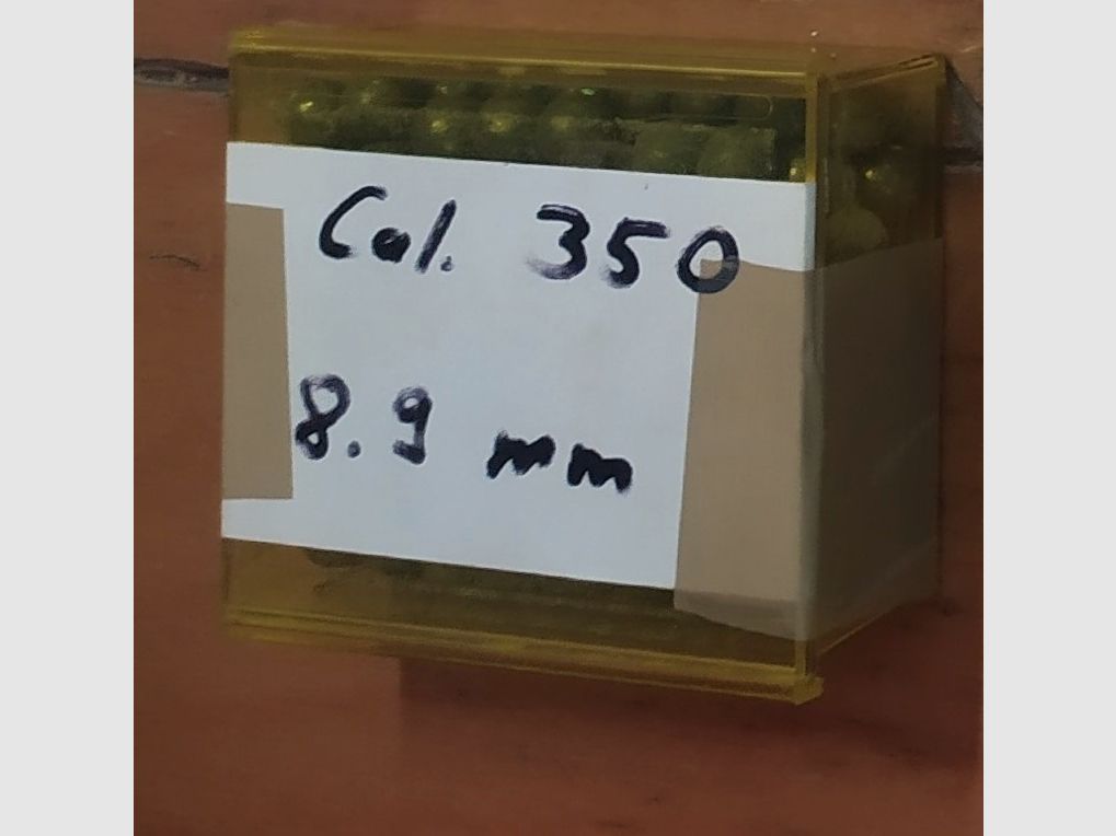 Diversas partes: Mira telescópica, pistola libre de 4,5 mm BB, diferentes culatas, maletín