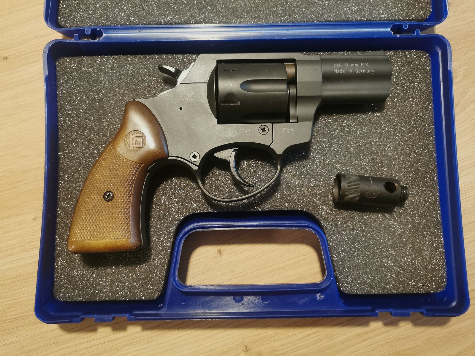 Röhm RG 89 mit Abschussbecher für Signalmunition 