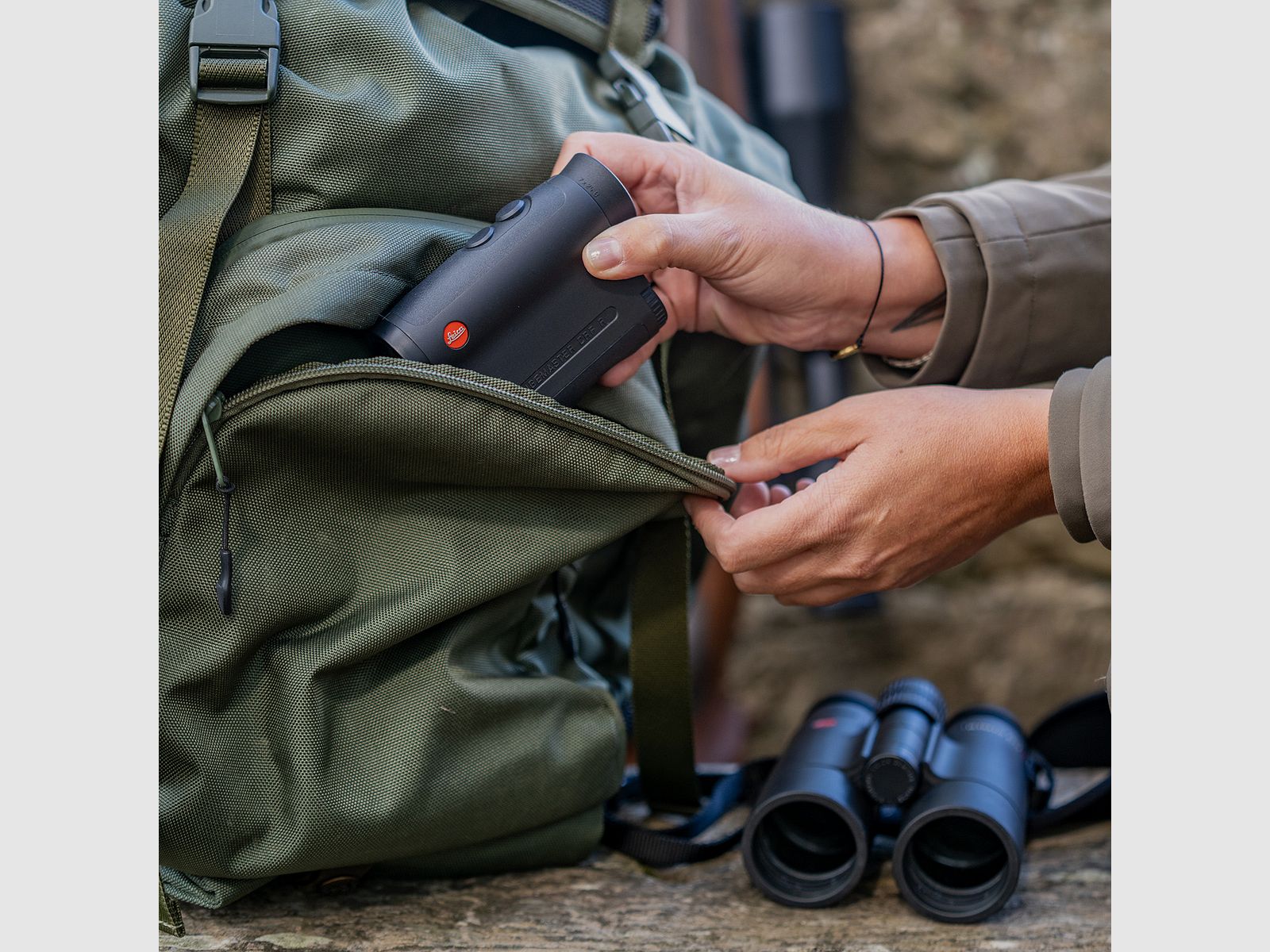 LEICA Rangemaster CRF R Laser Rangefinder, image 8 of 11