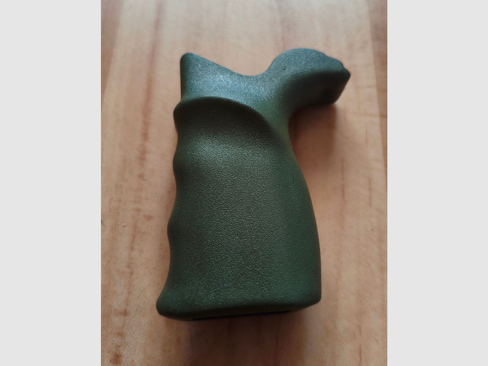 Original G3 Pistolengriff Grün/Oliv (Griffstück, Griff) , unbenutzt inkl. Schraube, Surplusartikel