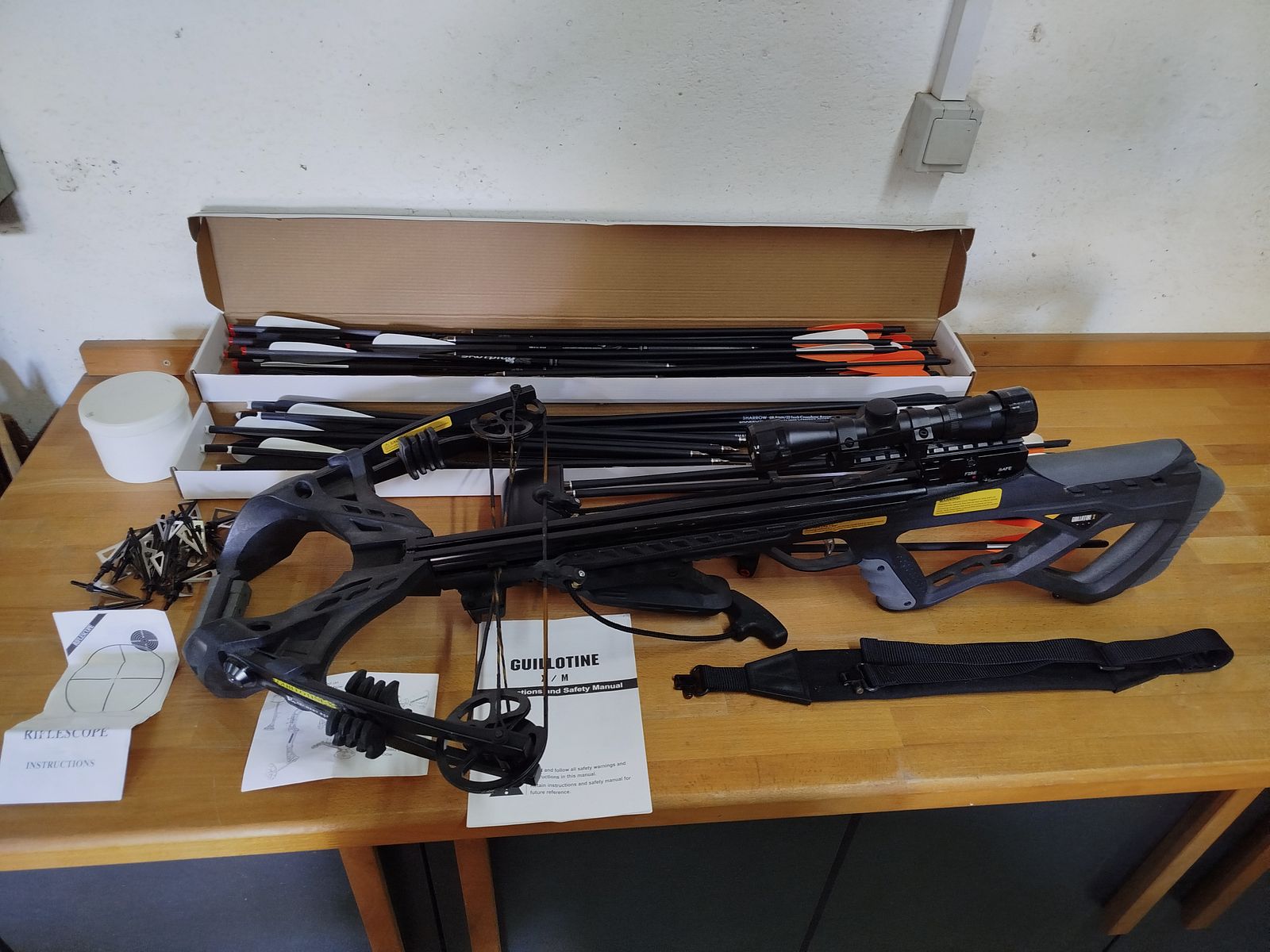 Compoundarmbrust Guillotine X black 400fps 185 lbs