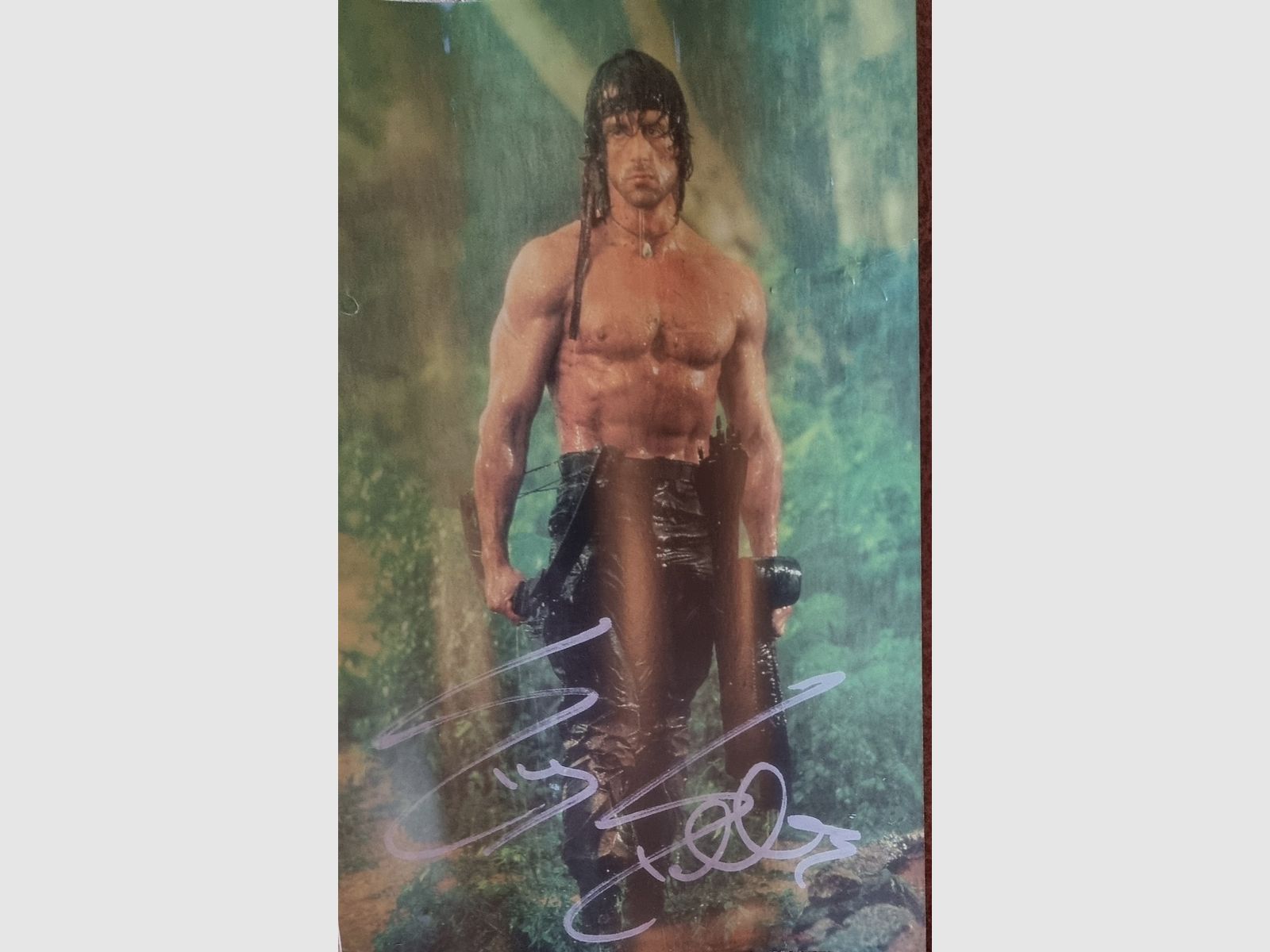 Oryg. podpis Sylvestra Stallone z 1997 roku na zdjęciu + nóż edycja sygnatury