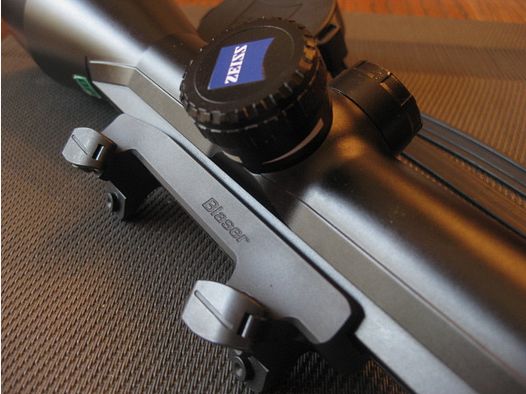 TOP  Generation-II  ZEISS VICTORY Varipoint M 3-12x56 iC T* mit Absehen-60  sowie  einer "NEUEN" , original  Blaser-Sattelmontage in HOCHAUSFÜHRUNG und Blaser-Logo !!! Ähnlich HT -V4-V6-V8-Z6-Z8-Swarovski-LEICA-S&B-IOR-R93-R8-D99-BD14-K95