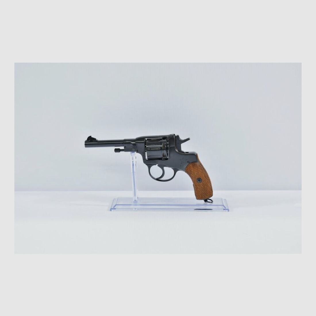Nagant 11-1895​ 7,62mmNagant Revolver