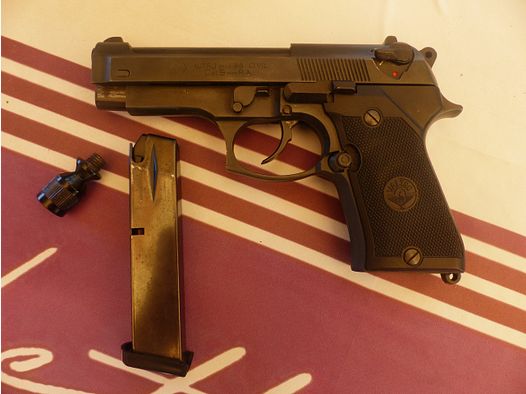 Valtro 98 Civil Cal. 9mm PAK - Beretta 92 Centurion Klon  mit Abschussbecher für Raketen