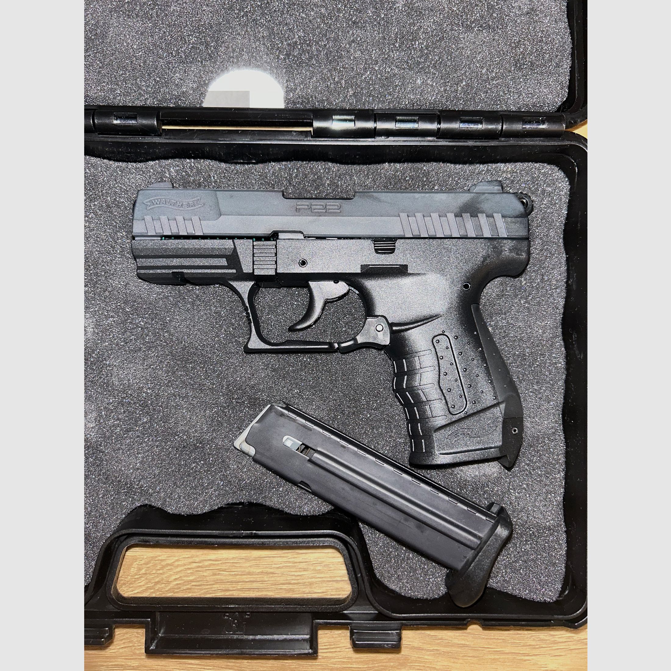 Walther P22 Ready + originales Holster