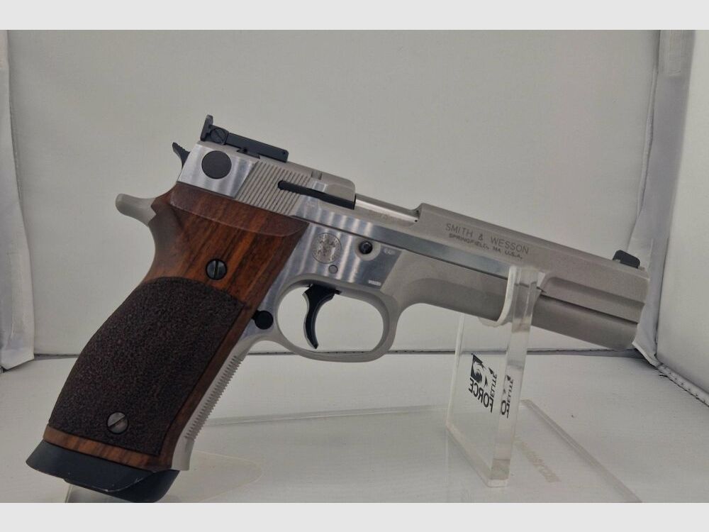 Smith & Wesson Target Champion