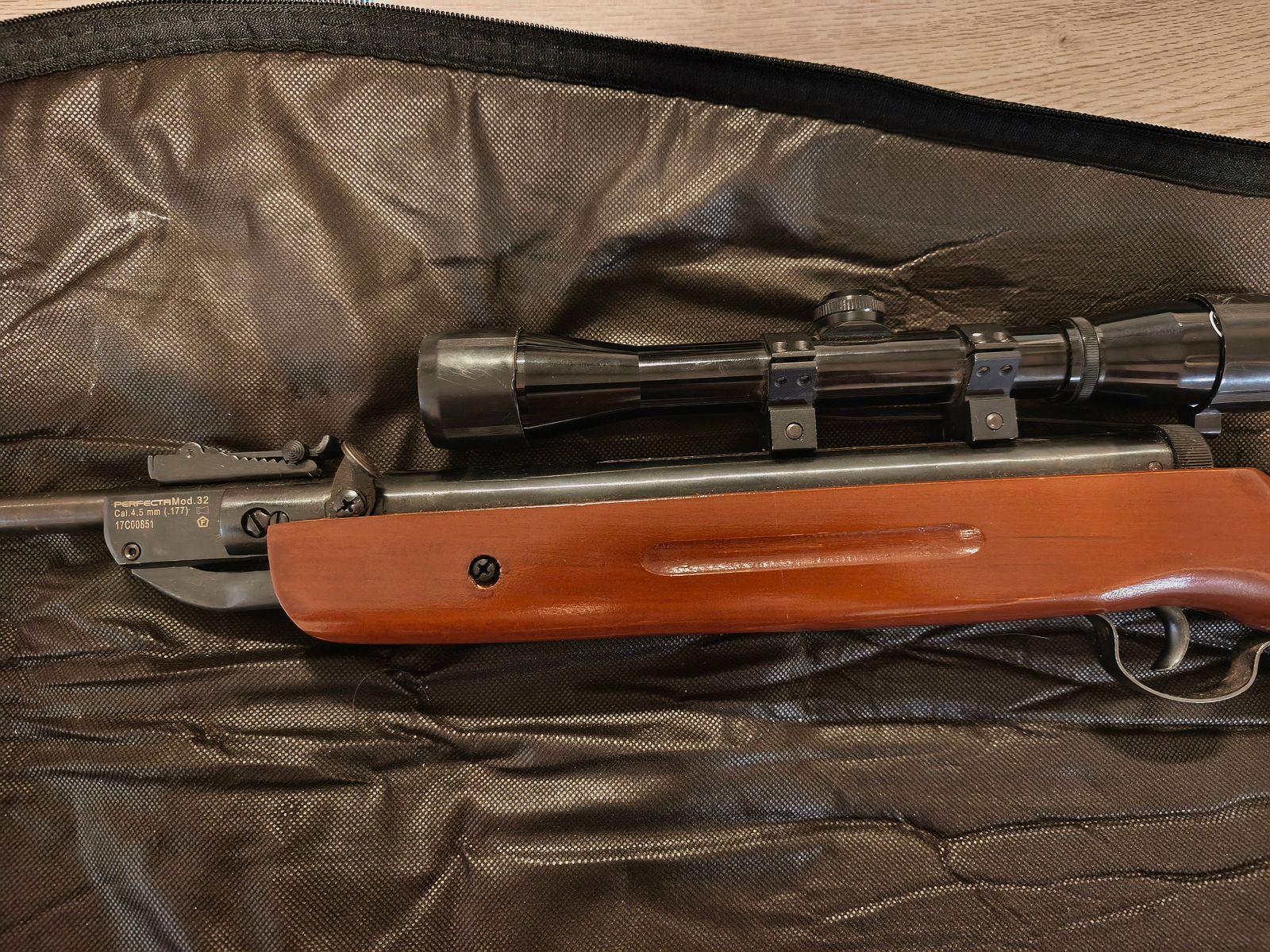 Carabine à air calibre 4,5mm avec accessoires et sac