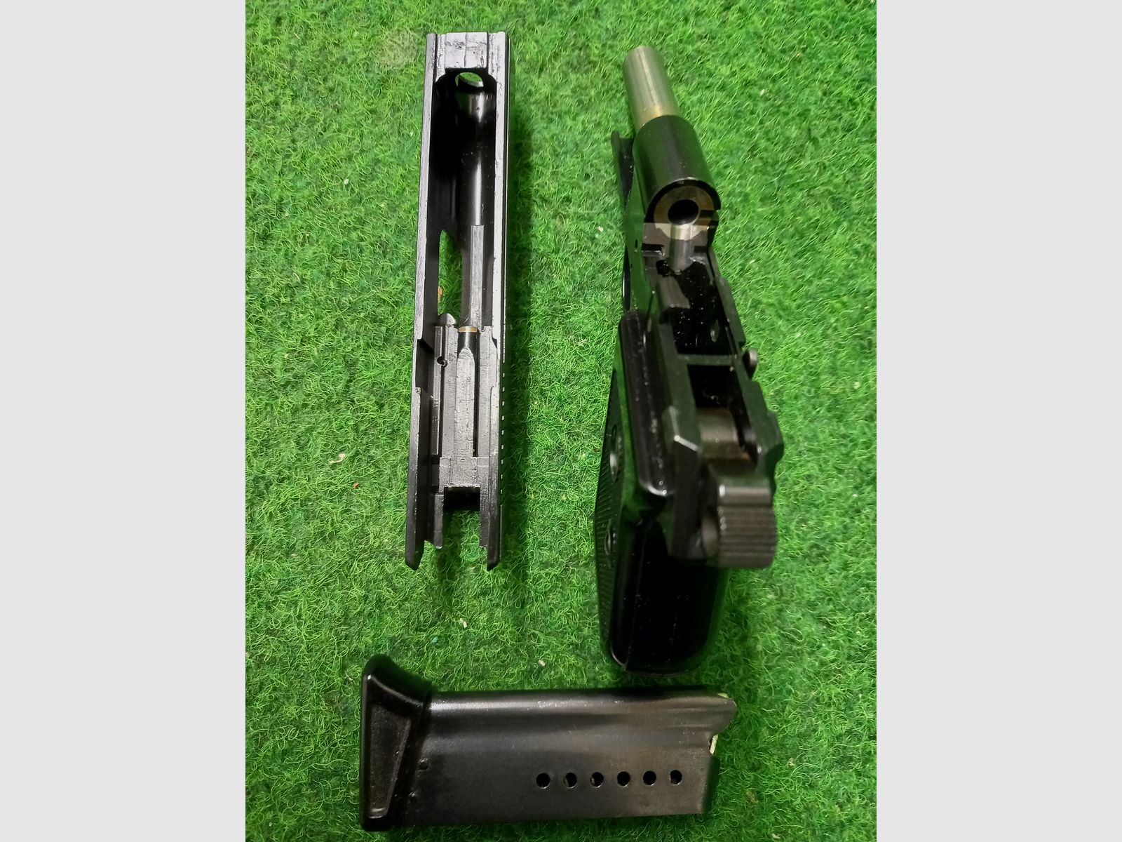  Pistolets ERMA Luger 22 rares, une rareté en calibre .22 Lr.