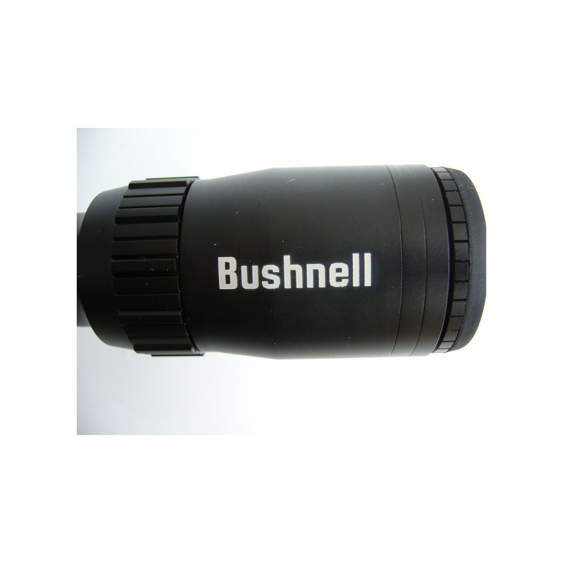 Bushnell Zielfernrohr 5-15x40 mit Mil-Dot Absehen. Eine erstklassige Leistung für kleines Geld.