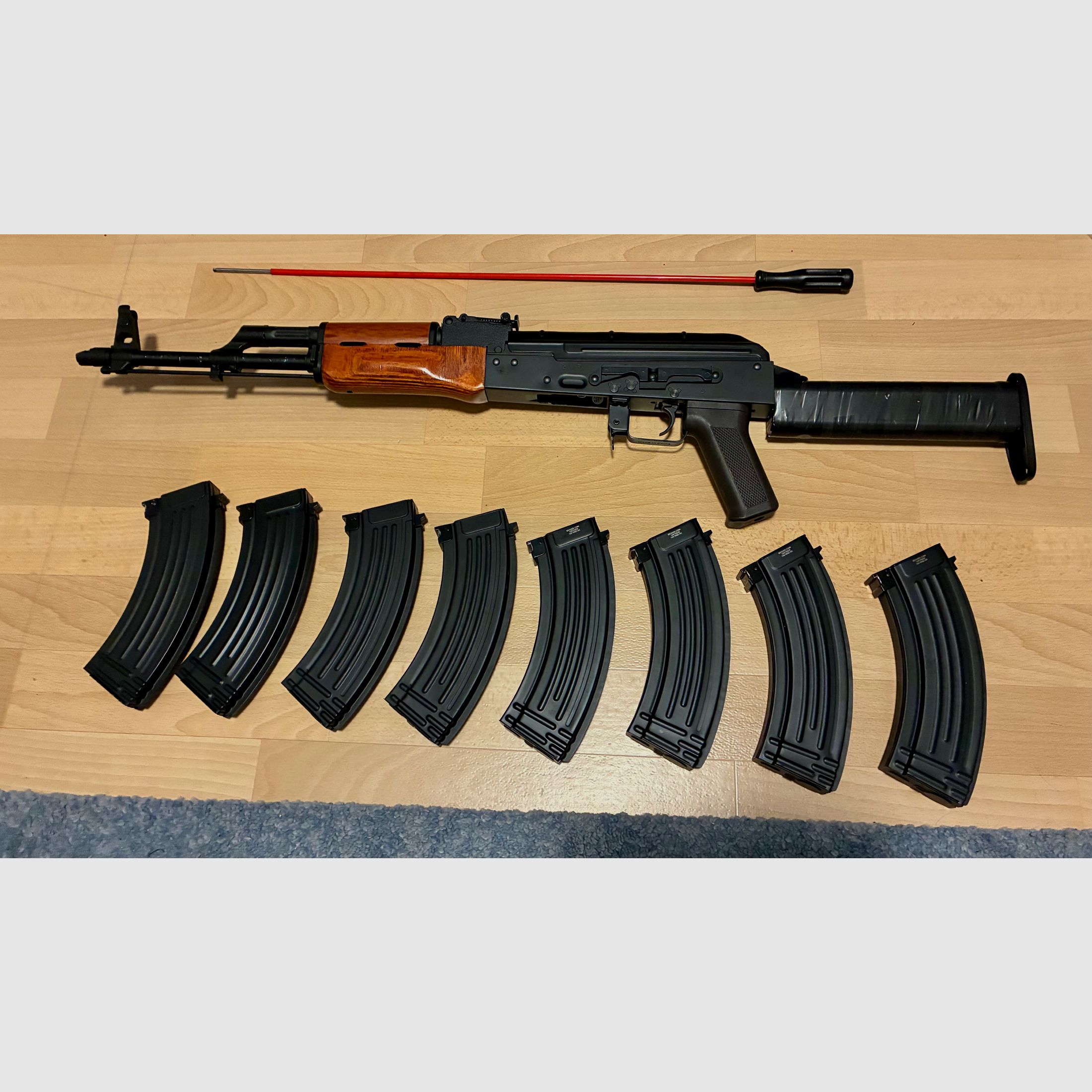 BEGADI AKM GEN-5 SPORT S-AEG Airsoft Softair + 8 Magazine / 11V Akkus, Ladegerät, BBs