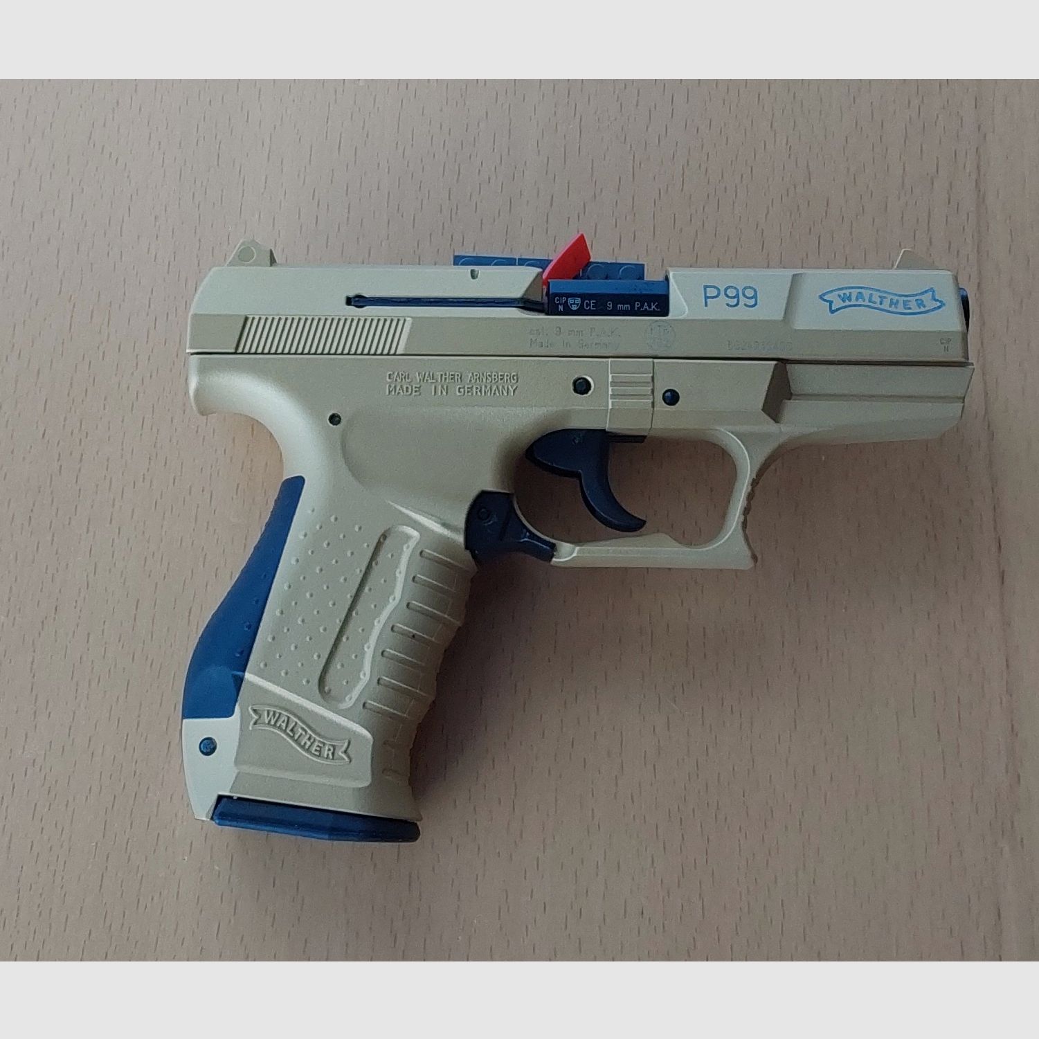Walther P99 Glacier Gold Edition   9mm Pak