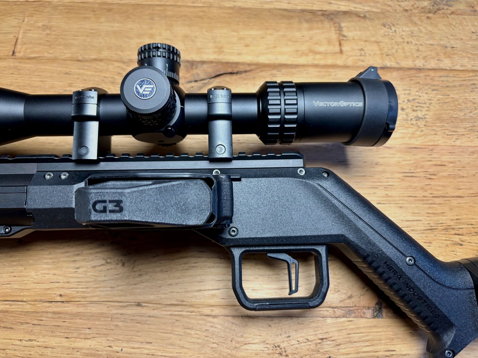Repetierbüchse HERA H6K Kal. .223Rem mit Recknagel abzug und Klappschaft in Set mir swivel Zweibein, ZF  Orion Pro Max 6-24x50 MIL HD FFP und  Parforce Waffentasche , Bild 5 von 11