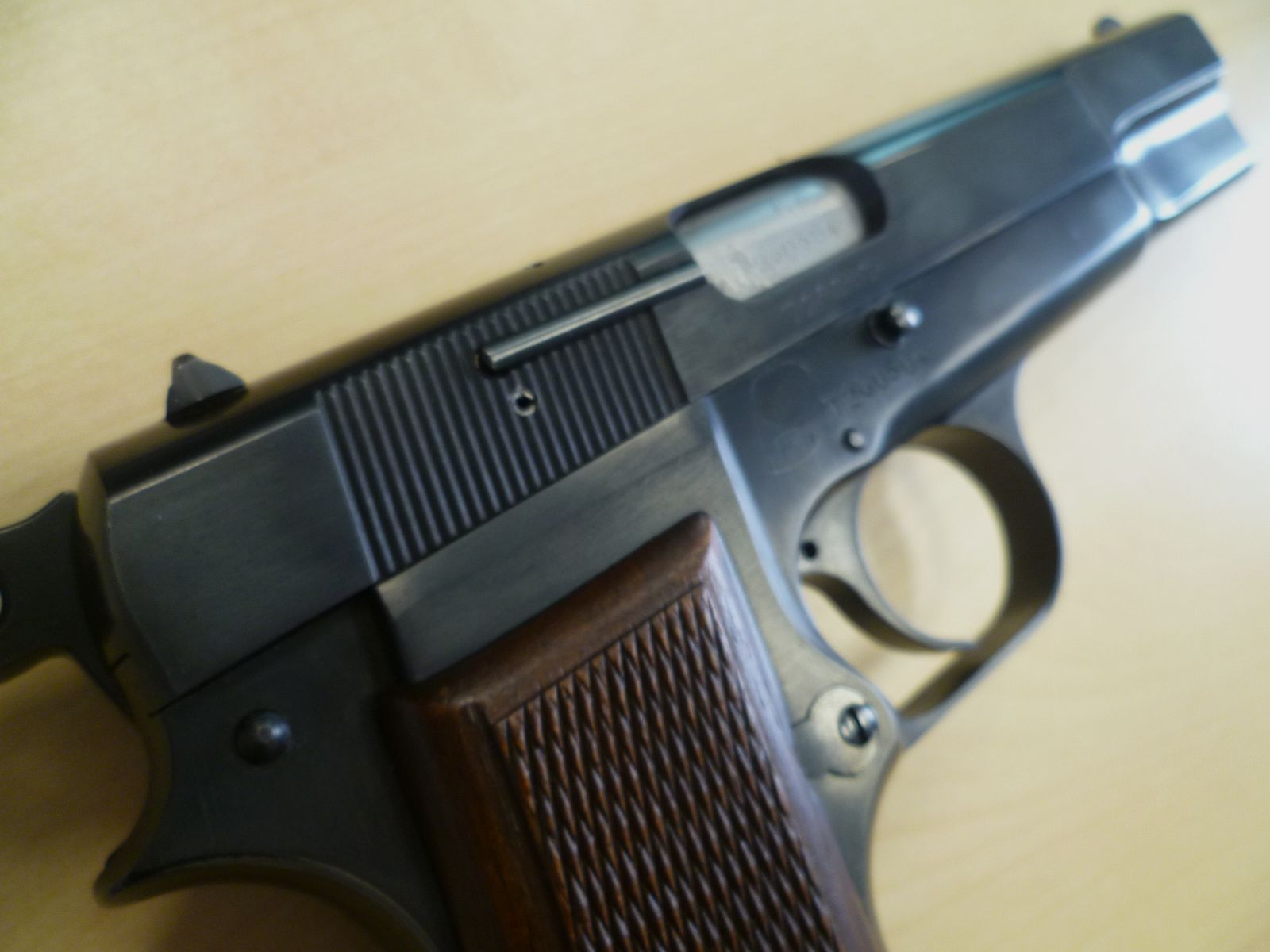 Pistole FN High Power- 9 mm Luger