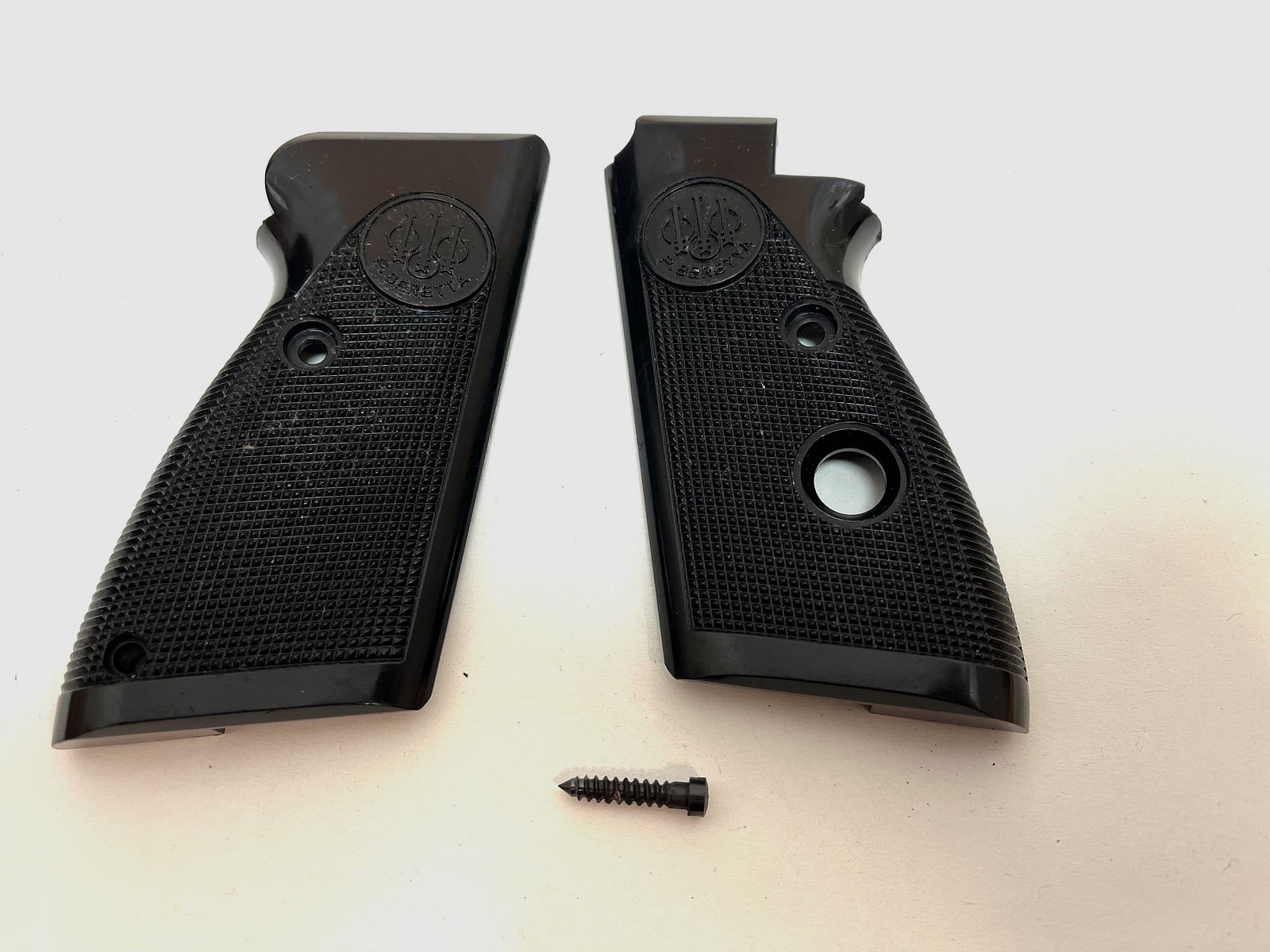 ••• Beretta Mod. 70 Griffschalen - Kunststoff •••