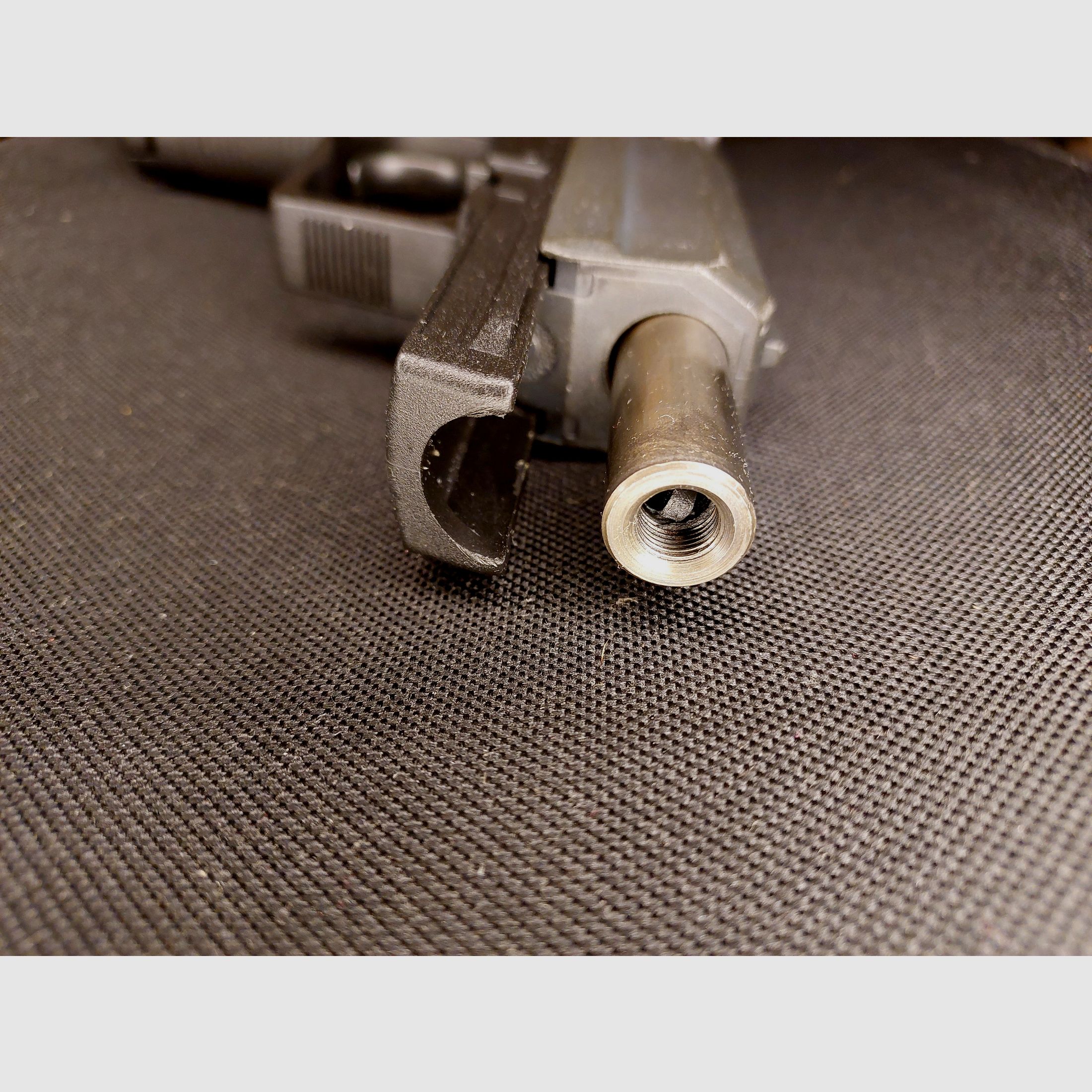 Röhm RG96 Schreckschuss Pistole brüniert (PTB 699) RG 96 mit 3 Magazinen