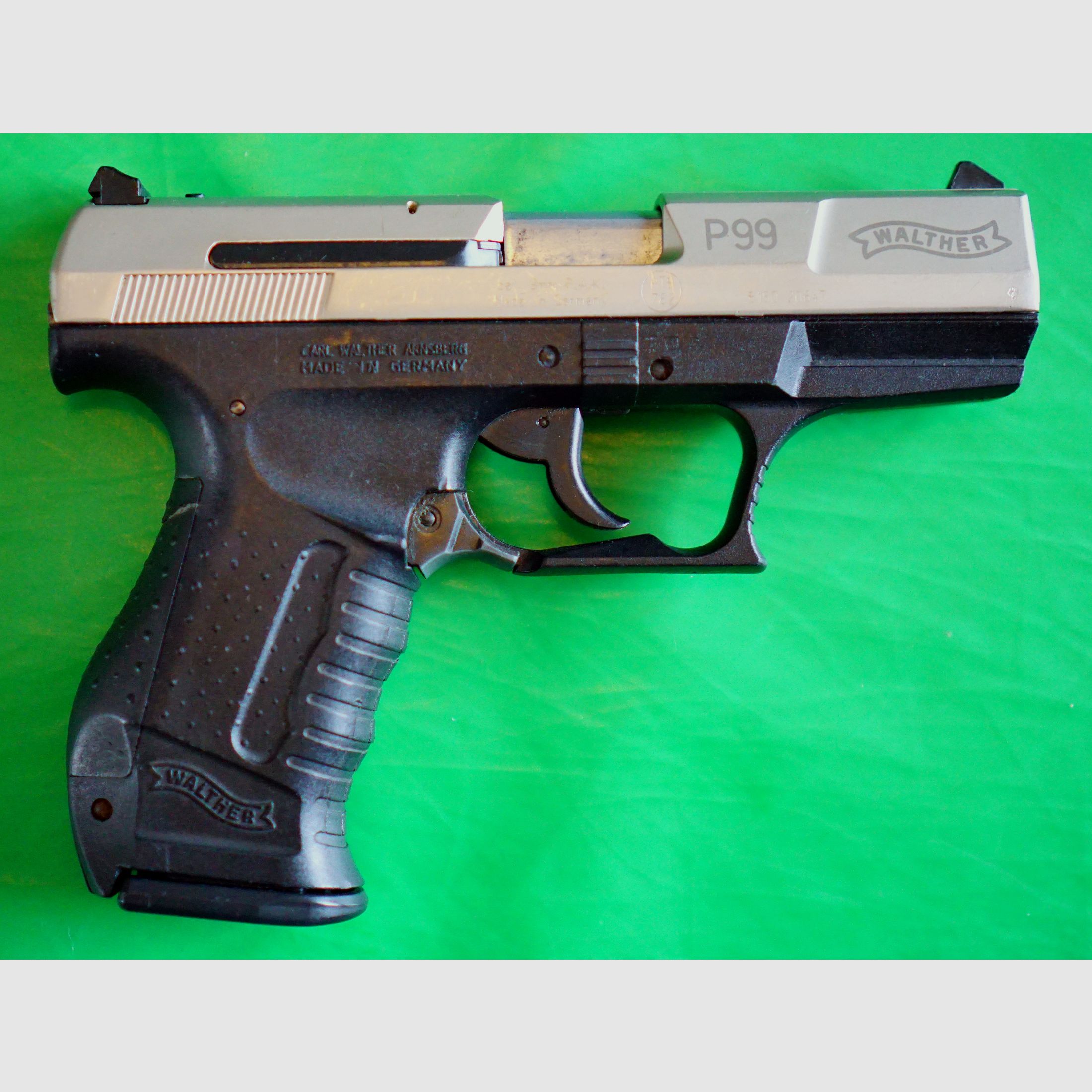 Walther P99 blank firing pistol 9mm P.A.K. bicolor (762) with leather holster
