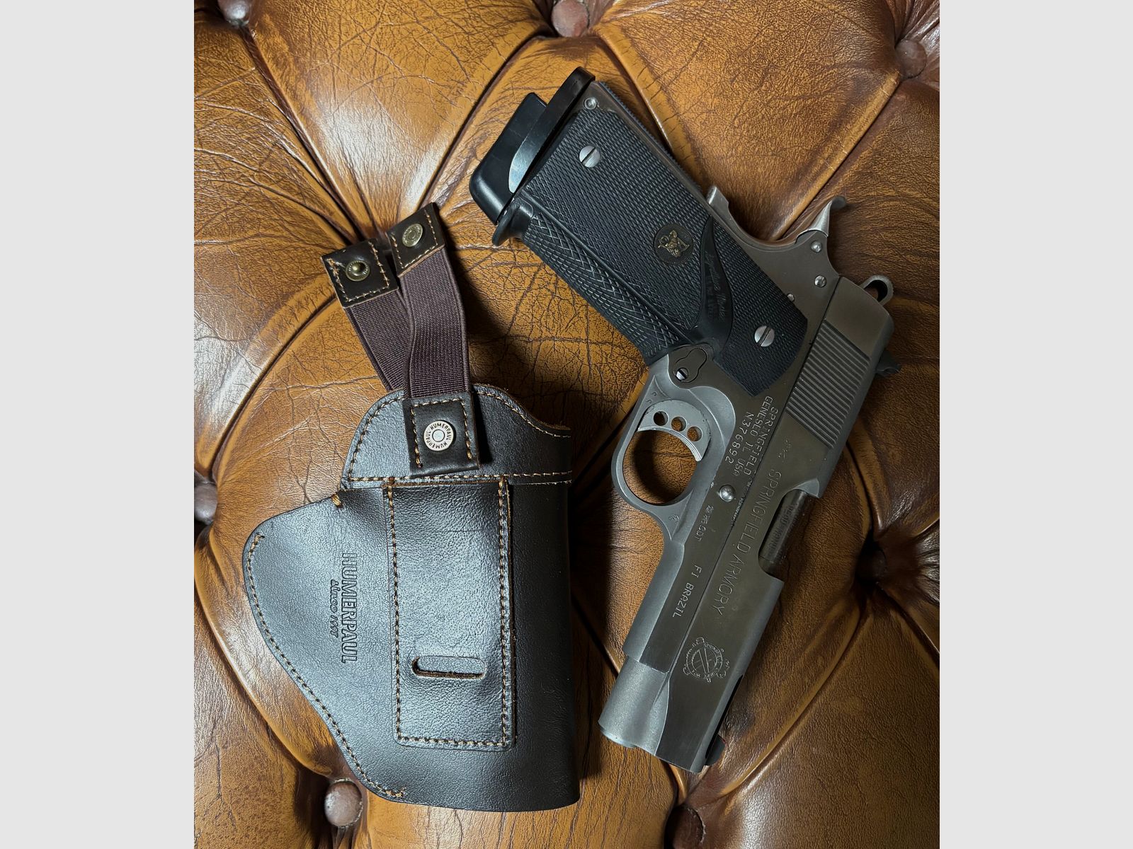 Holster aus echtem Leder mit Clip und Schlaufen für links oder rechts