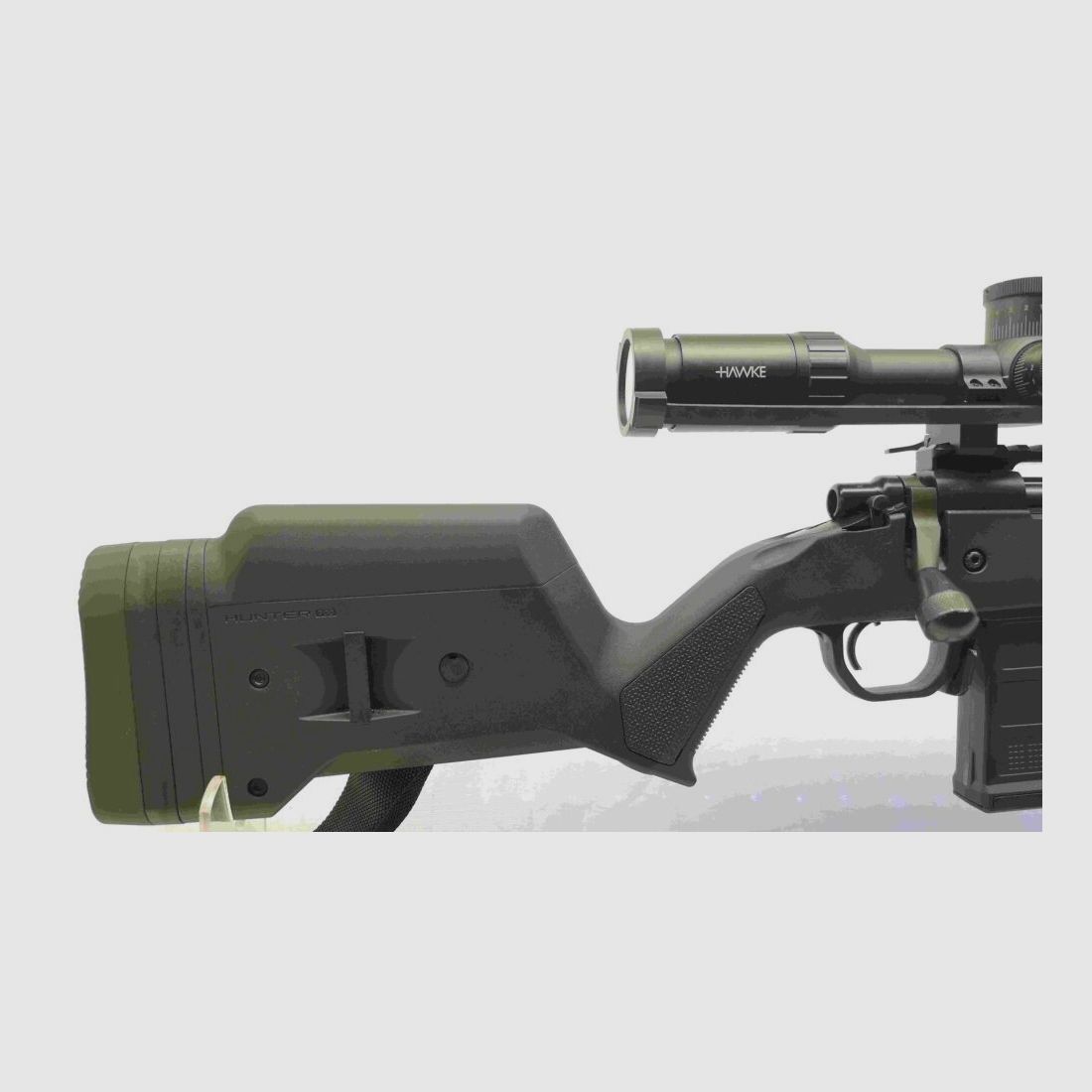 Remington 700 con culata Magpul Hunter y mira HAWKE Vantage