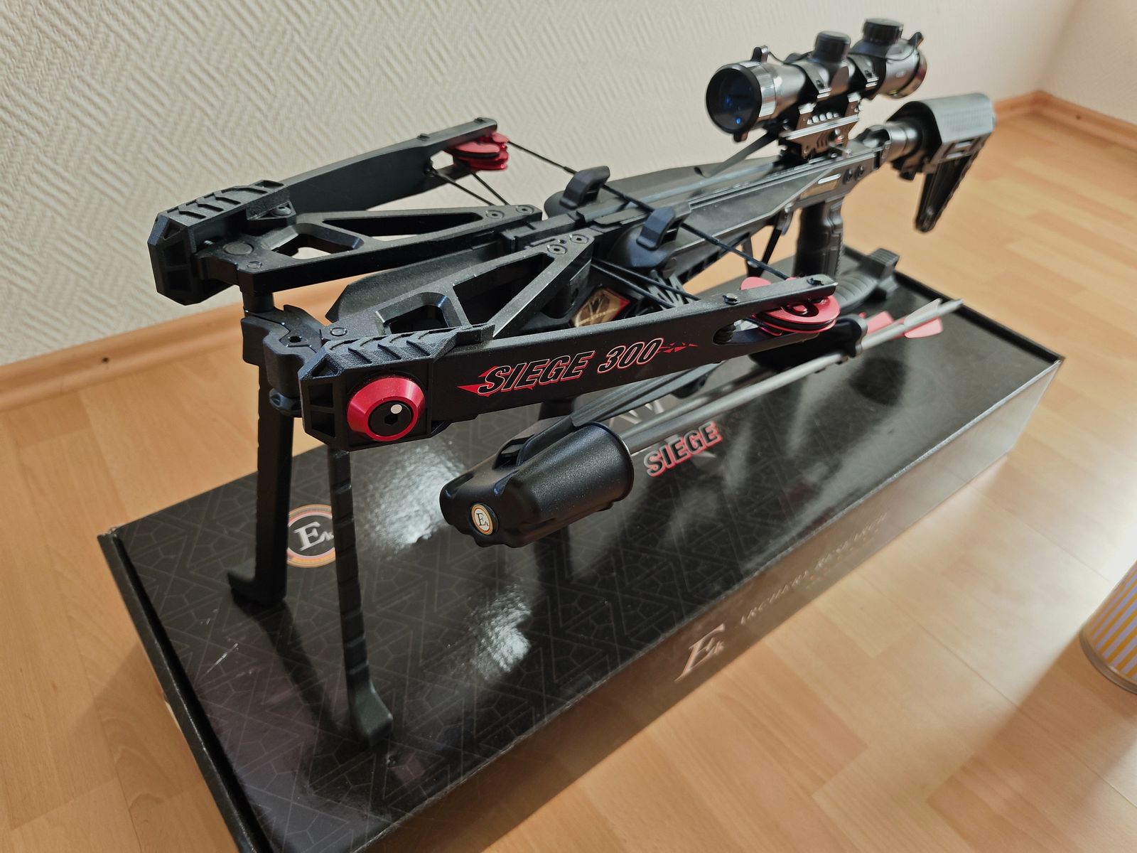 Archery Research Siege 300 like new, image 2 of 5