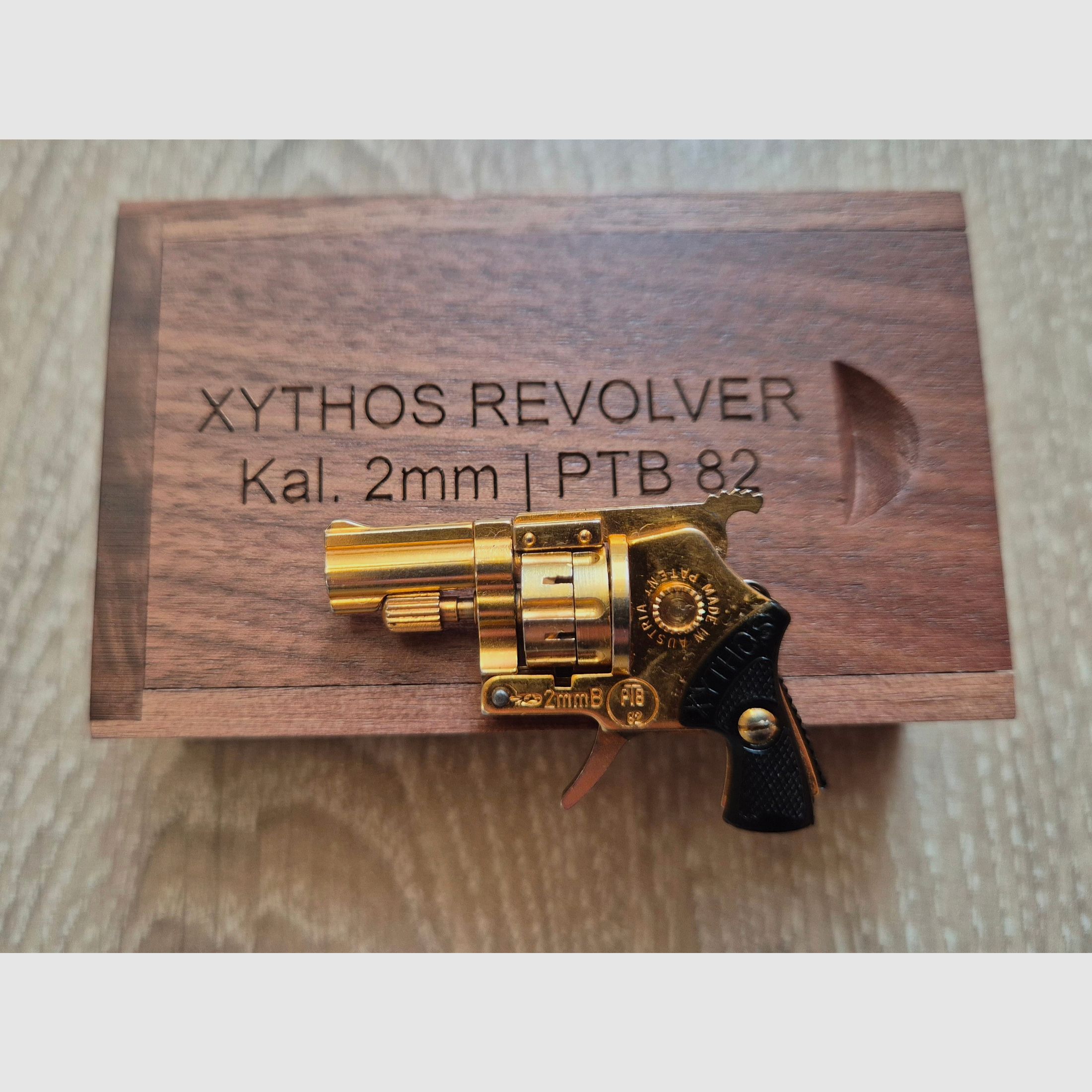 Xythos Automatikrevolver, 2mm, Gold, PTB 82!